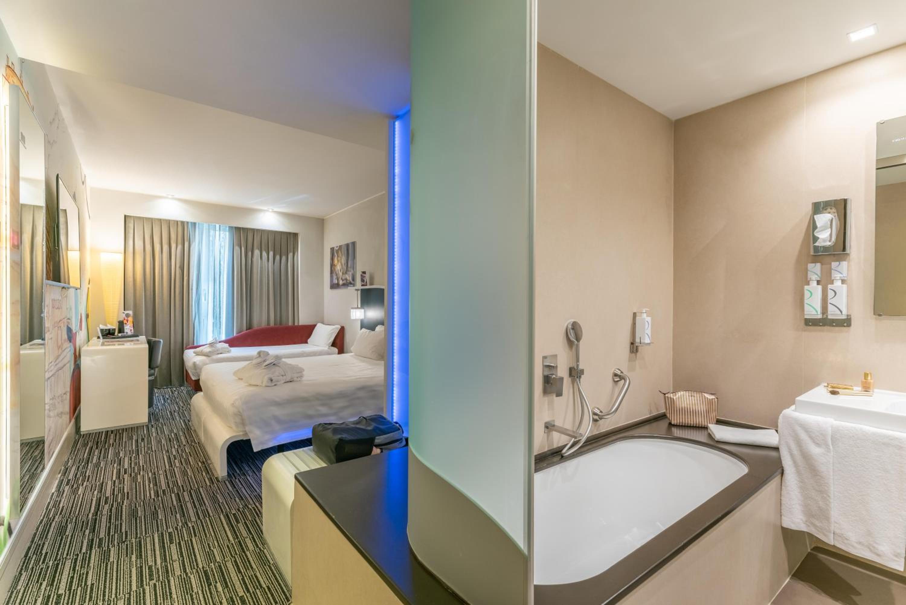 Comfort King Room thumbnail 6