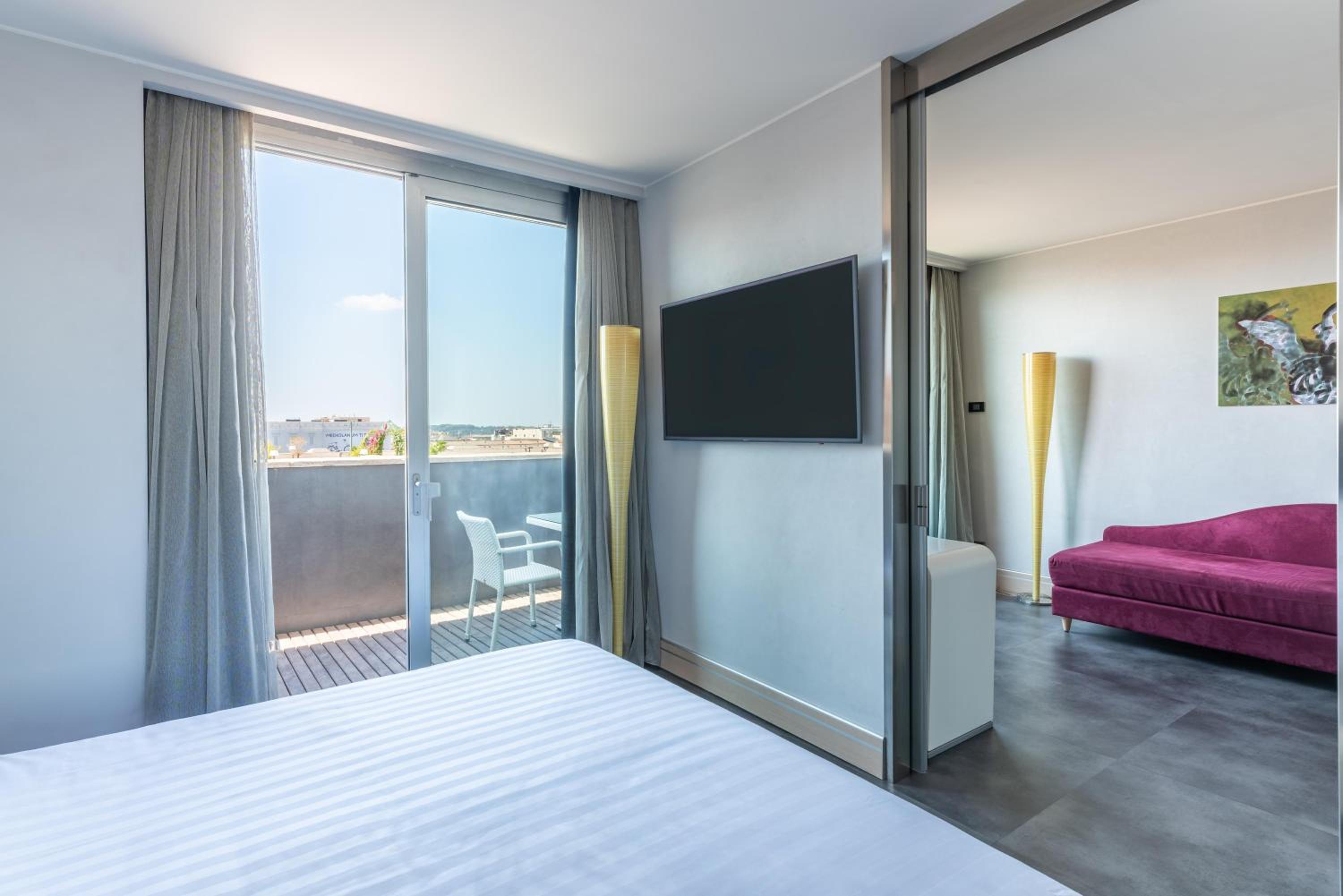 Junior King Suite with Terrace and City View