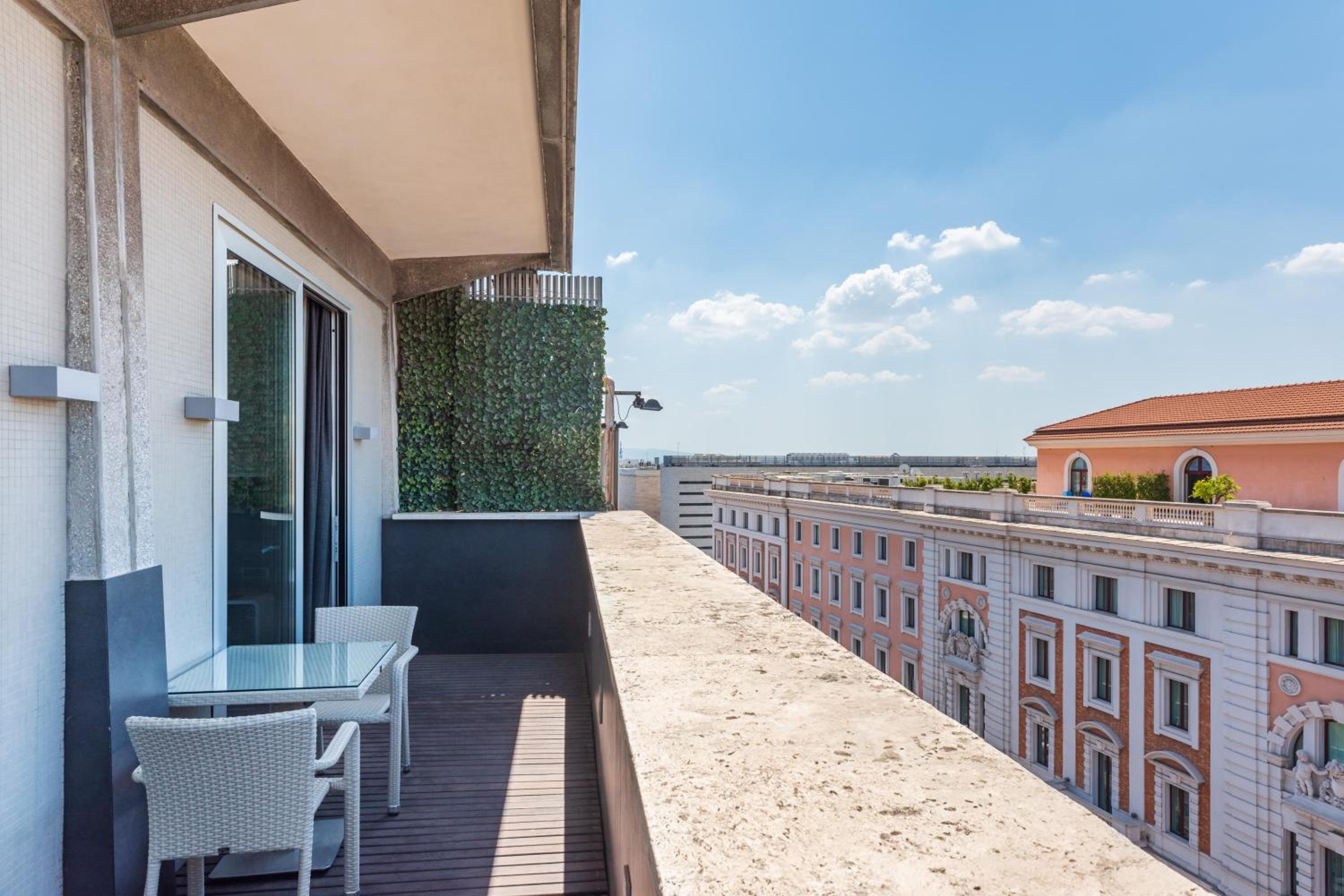 Junior King Suite with Terrace and City View