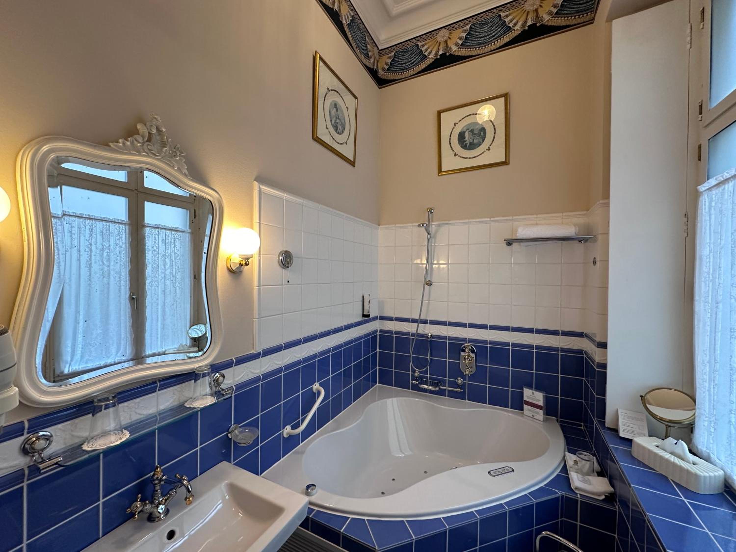 Deluxe Room - Photo 2