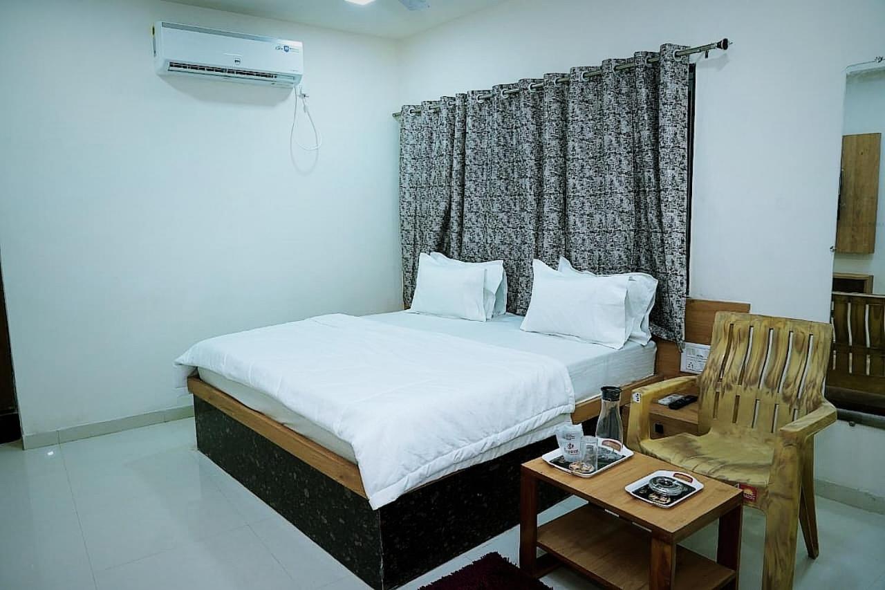 Standard King Room photo 1