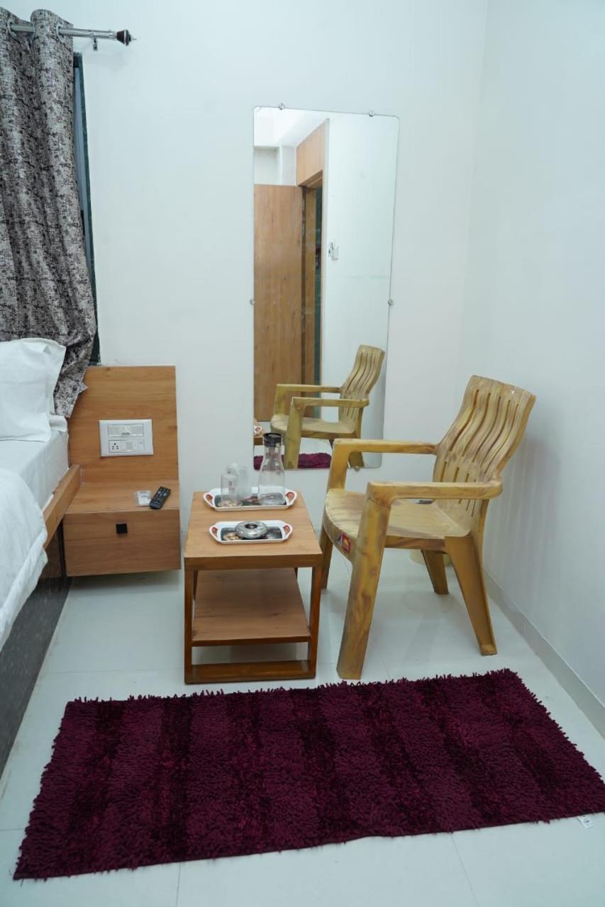 Standard King Room photo 2