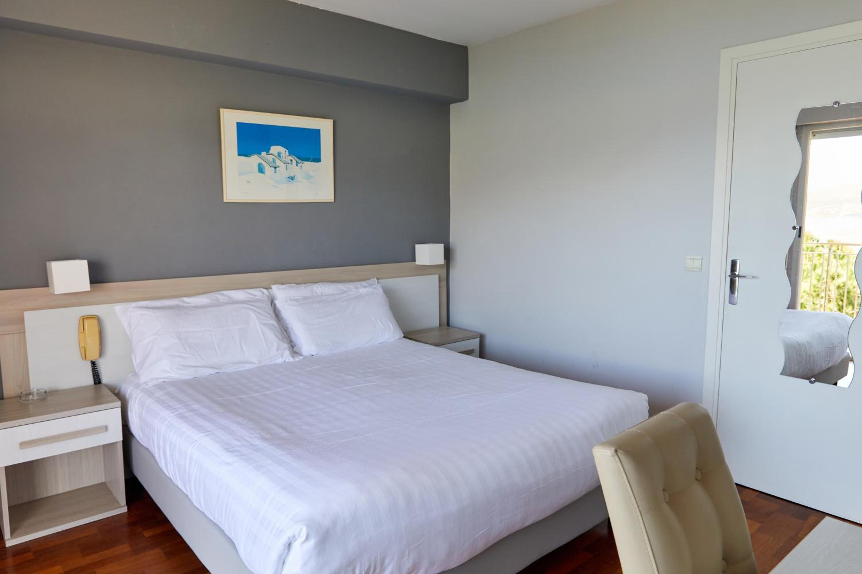 Superior Double or Twin Room - Photo 7