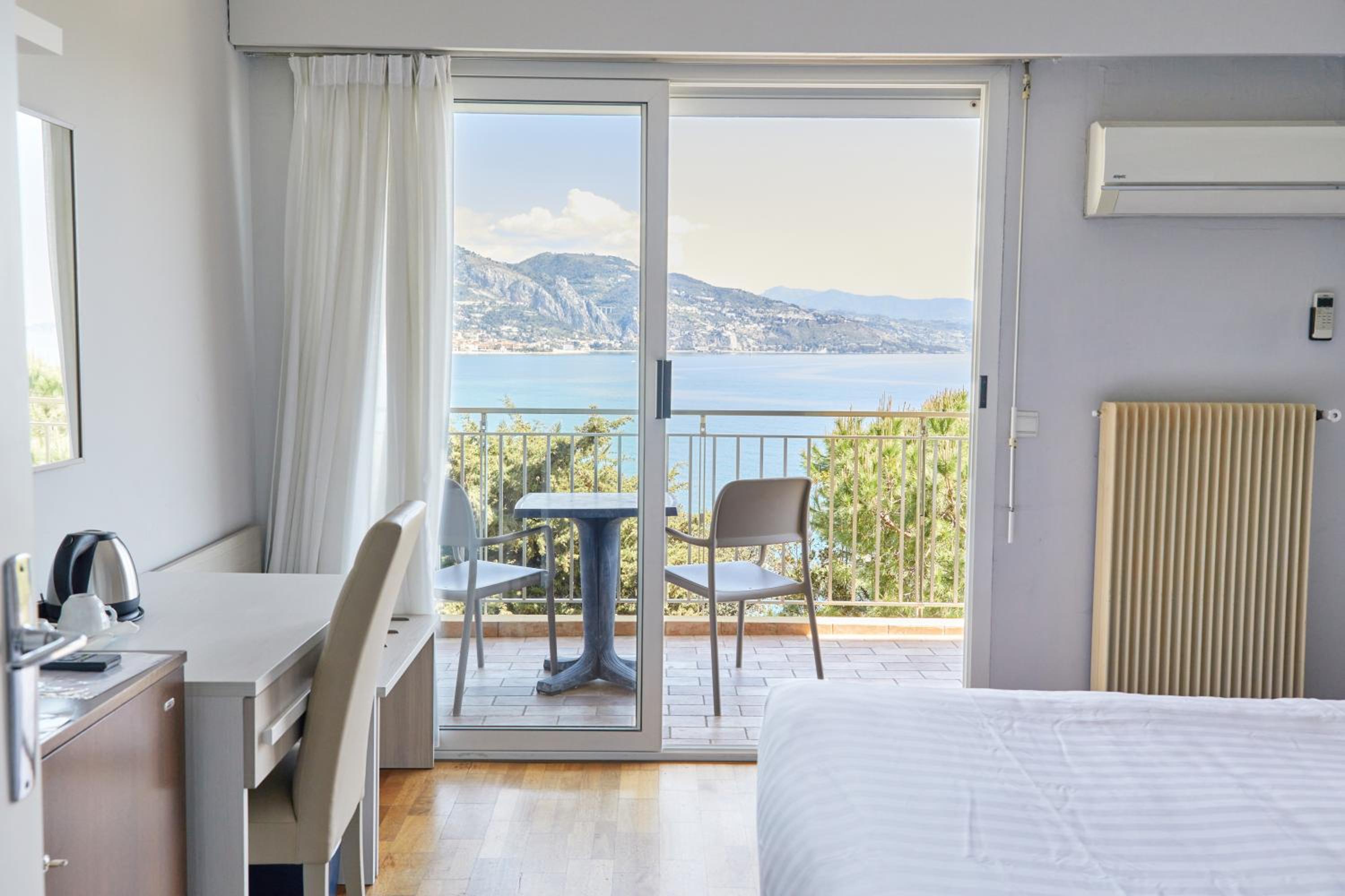 Superior Double or Twin Room - Photo 8