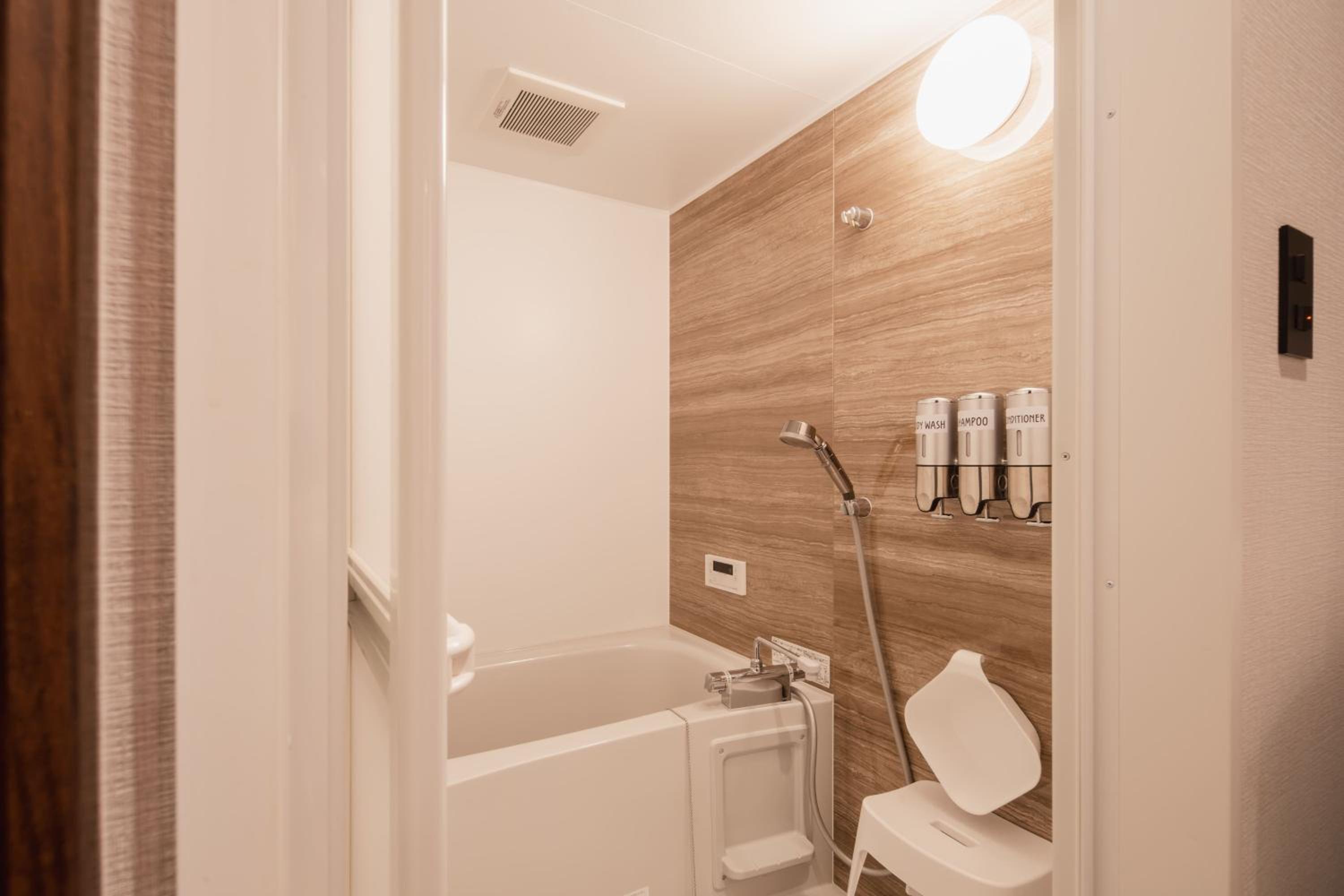 Deluxe Triple Room - Photo 21