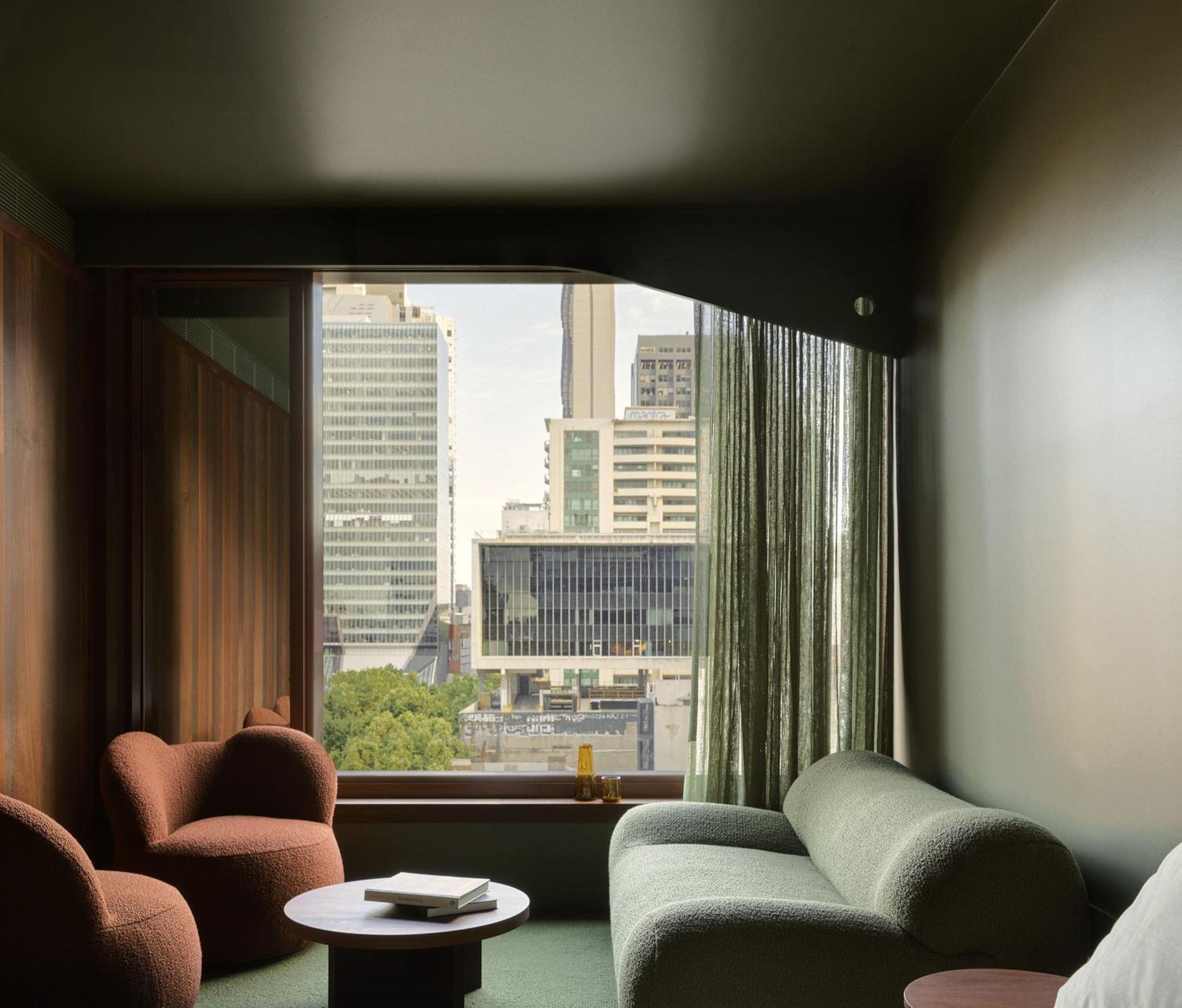Urban Room thumbnail 6