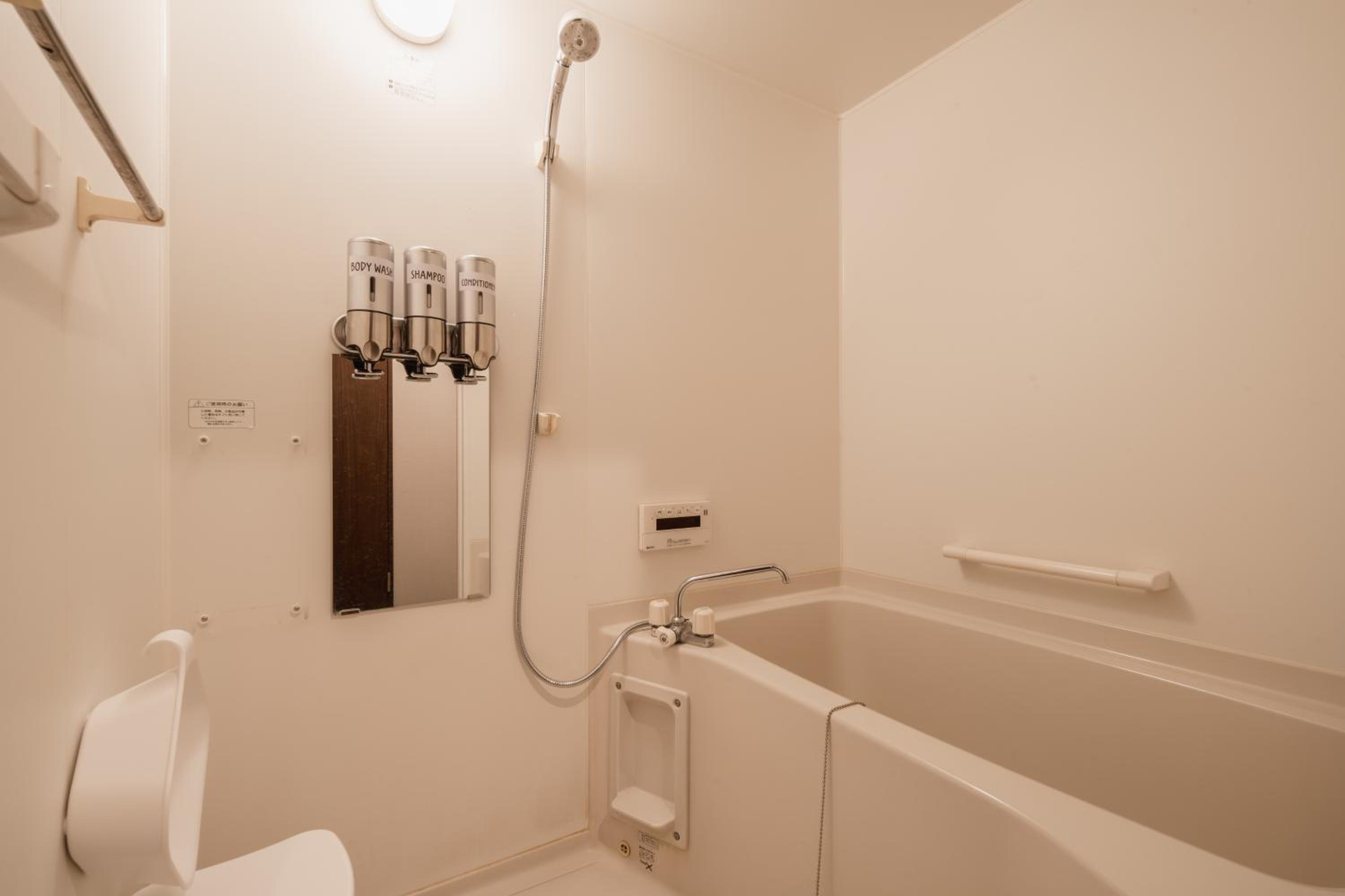 Deluxe Triple Room - Photo 13