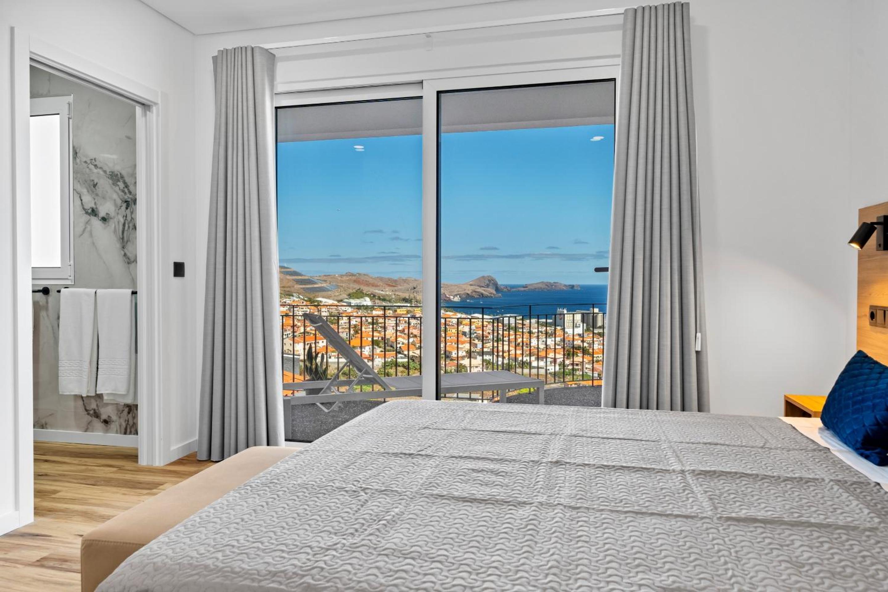 Deluxe Double Room with Shower