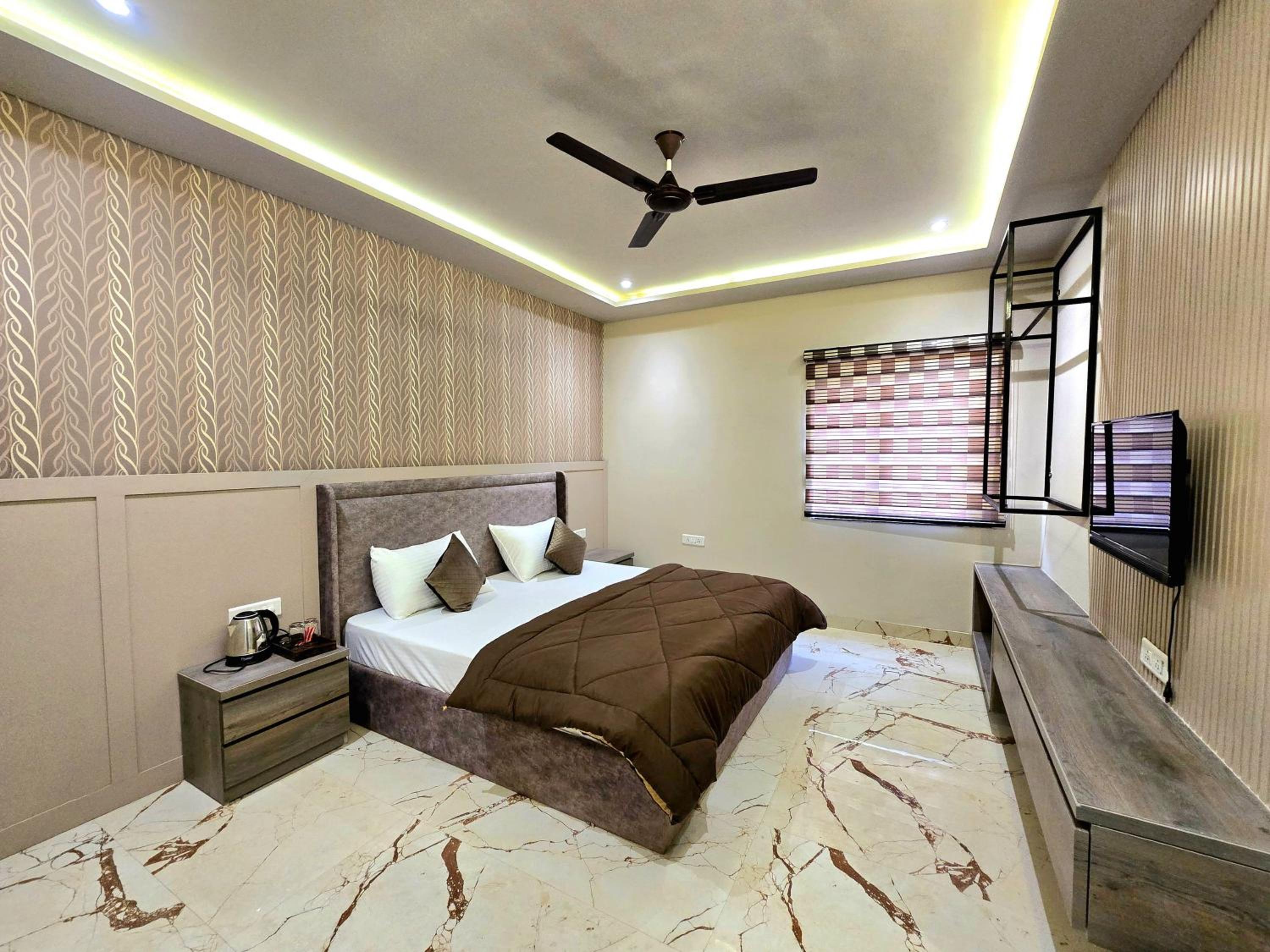 Deluxe King Room