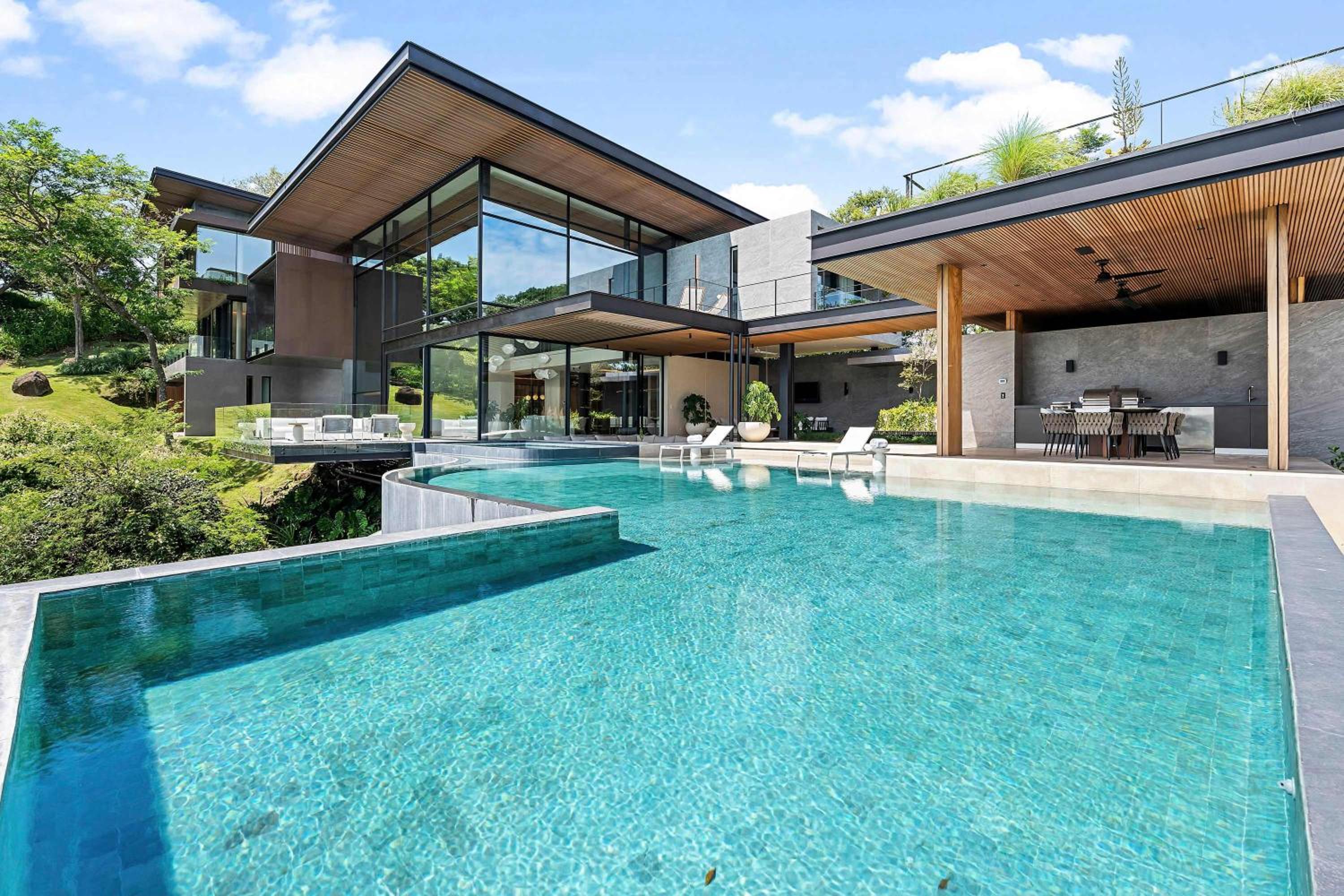 Villa photo 1