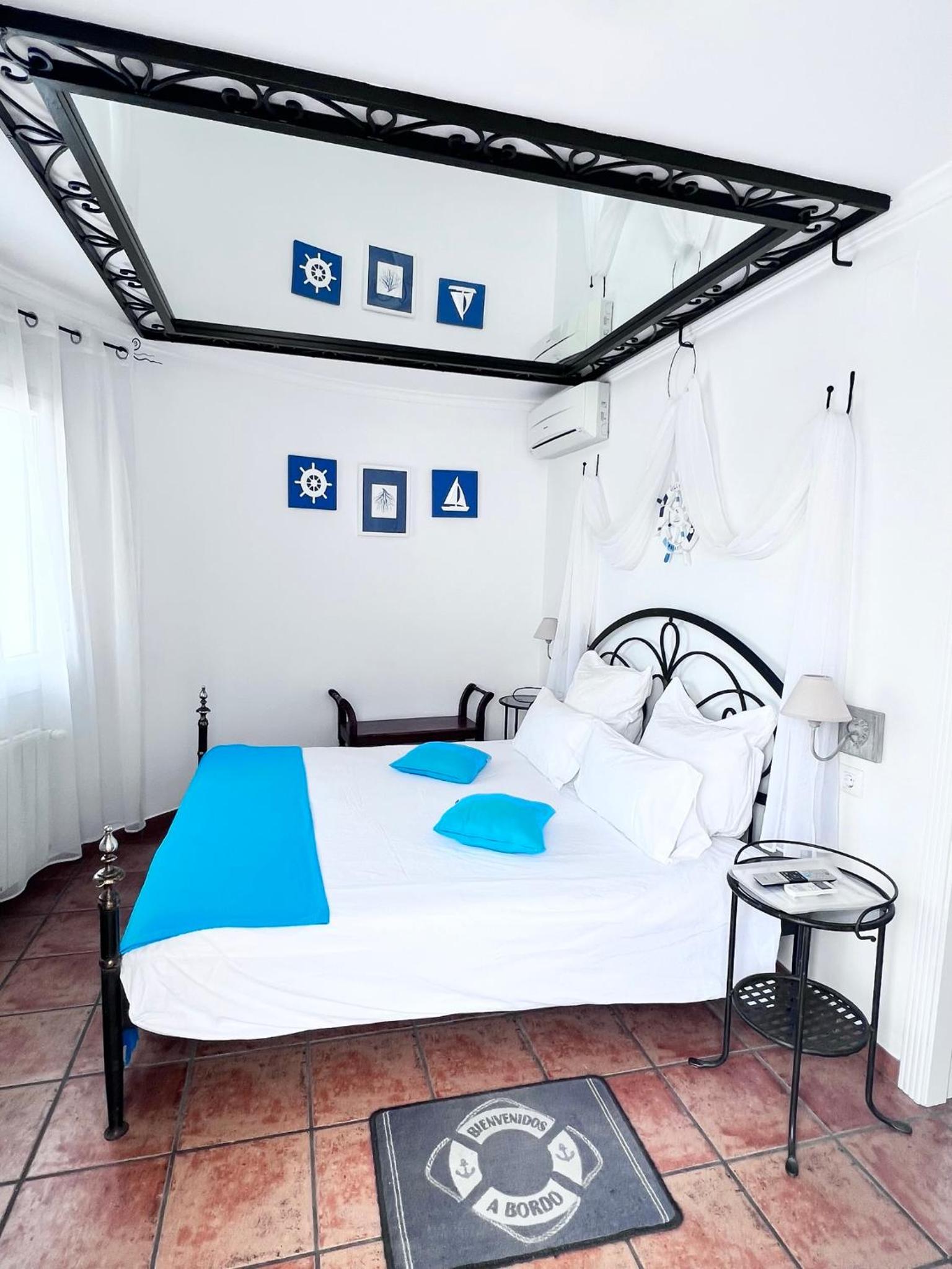 Romantic Double Room with Terrace and Sea View photo 3