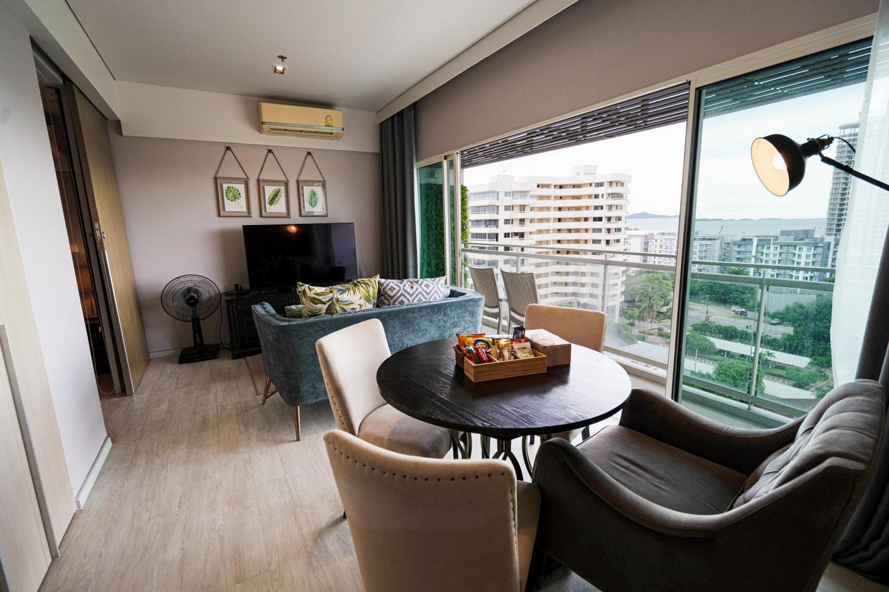Two-Bedroom Suite - Photo 5