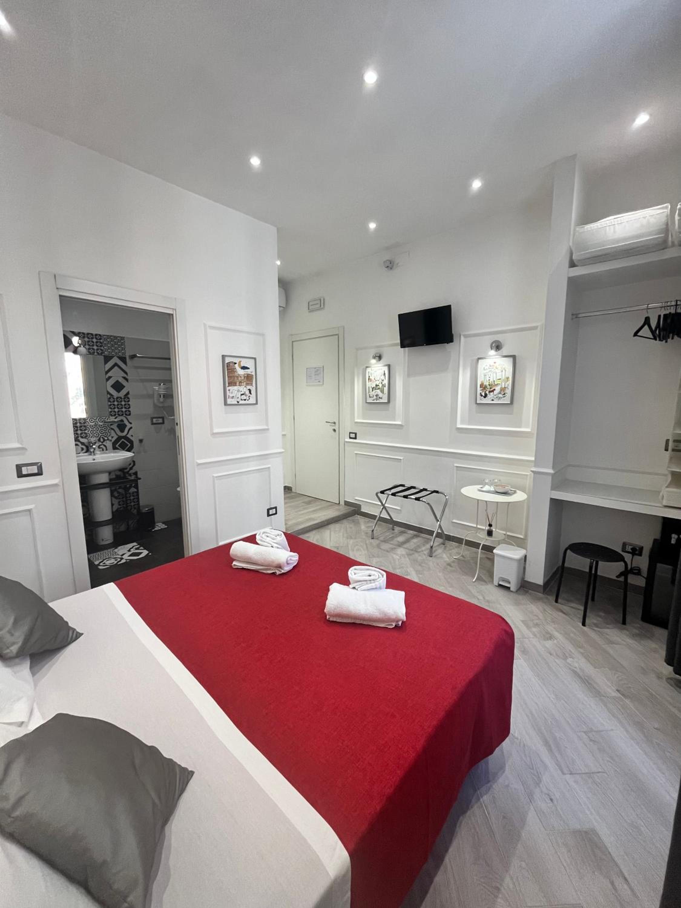 Double Room with Private Bathroom photo 3