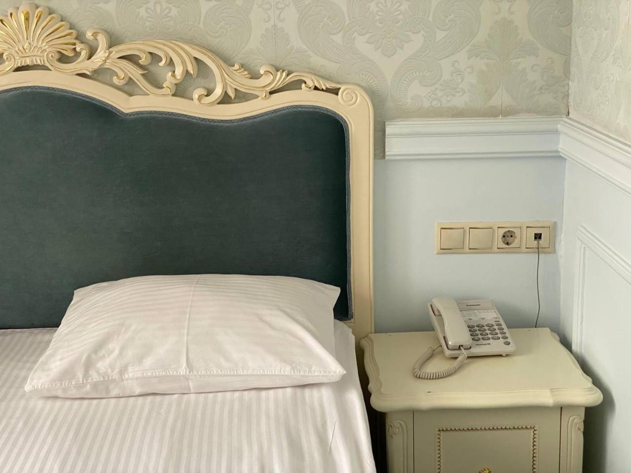 Budget Double Room photo 3