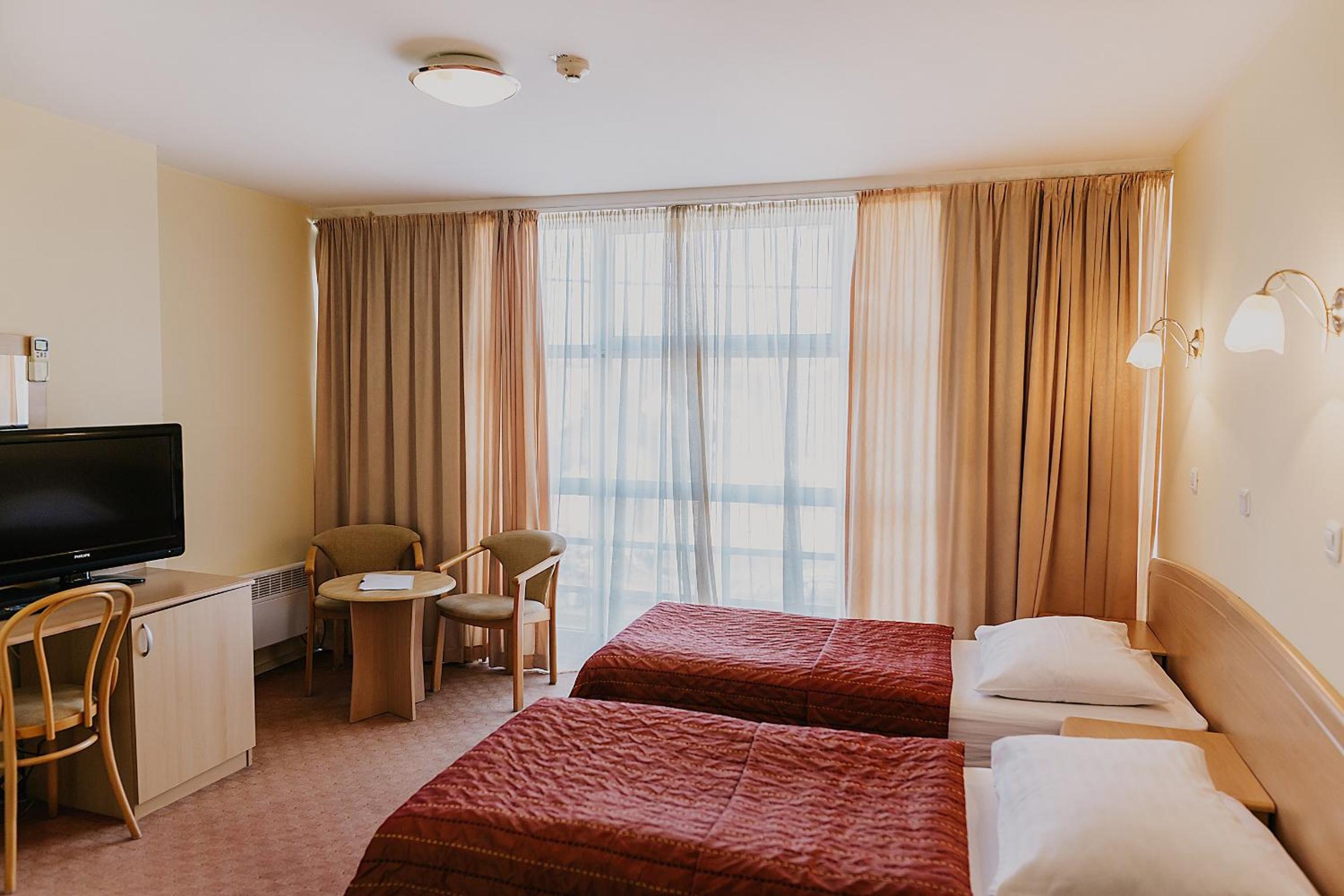Twin Room - Photo 1
