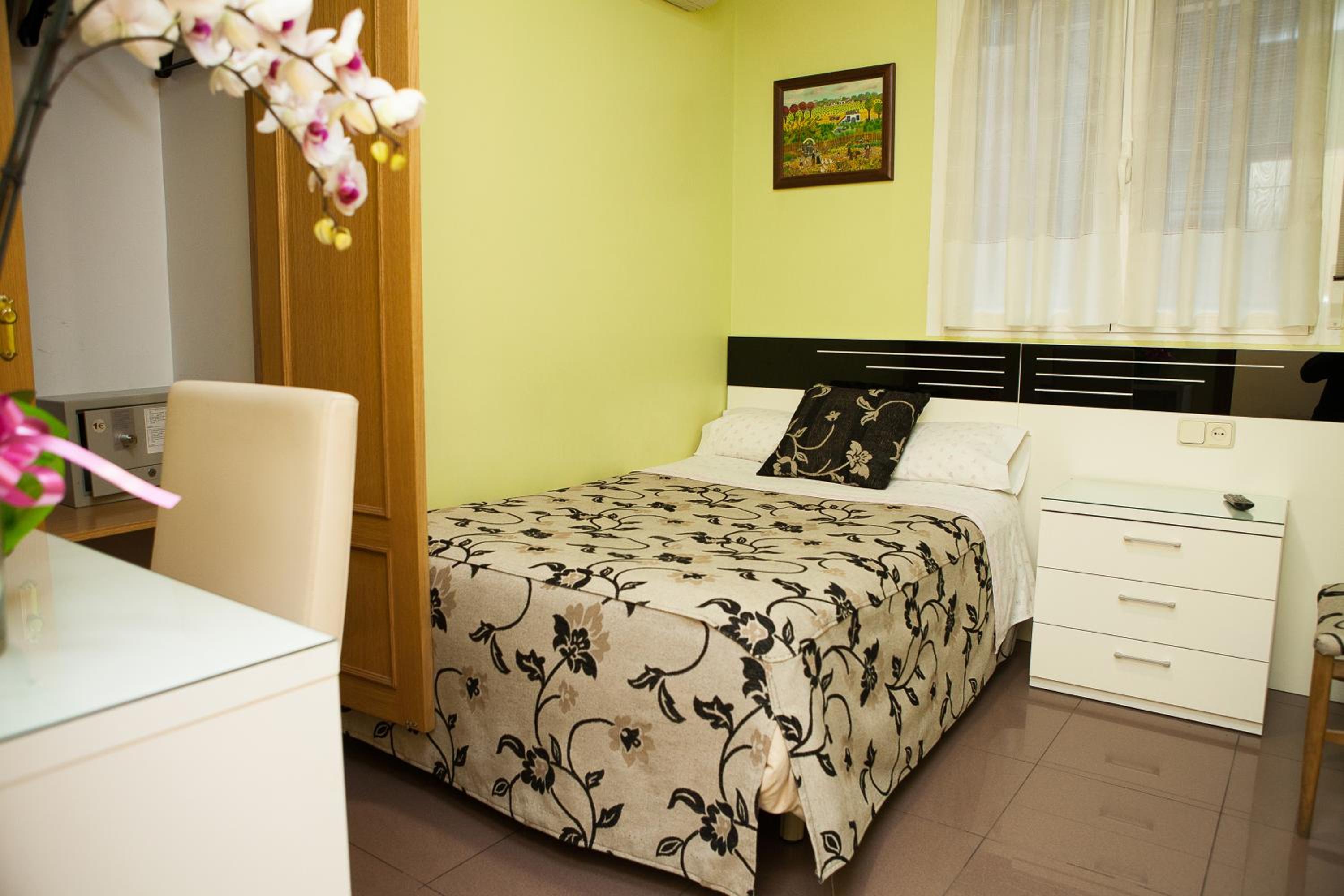 Single Room photo 3