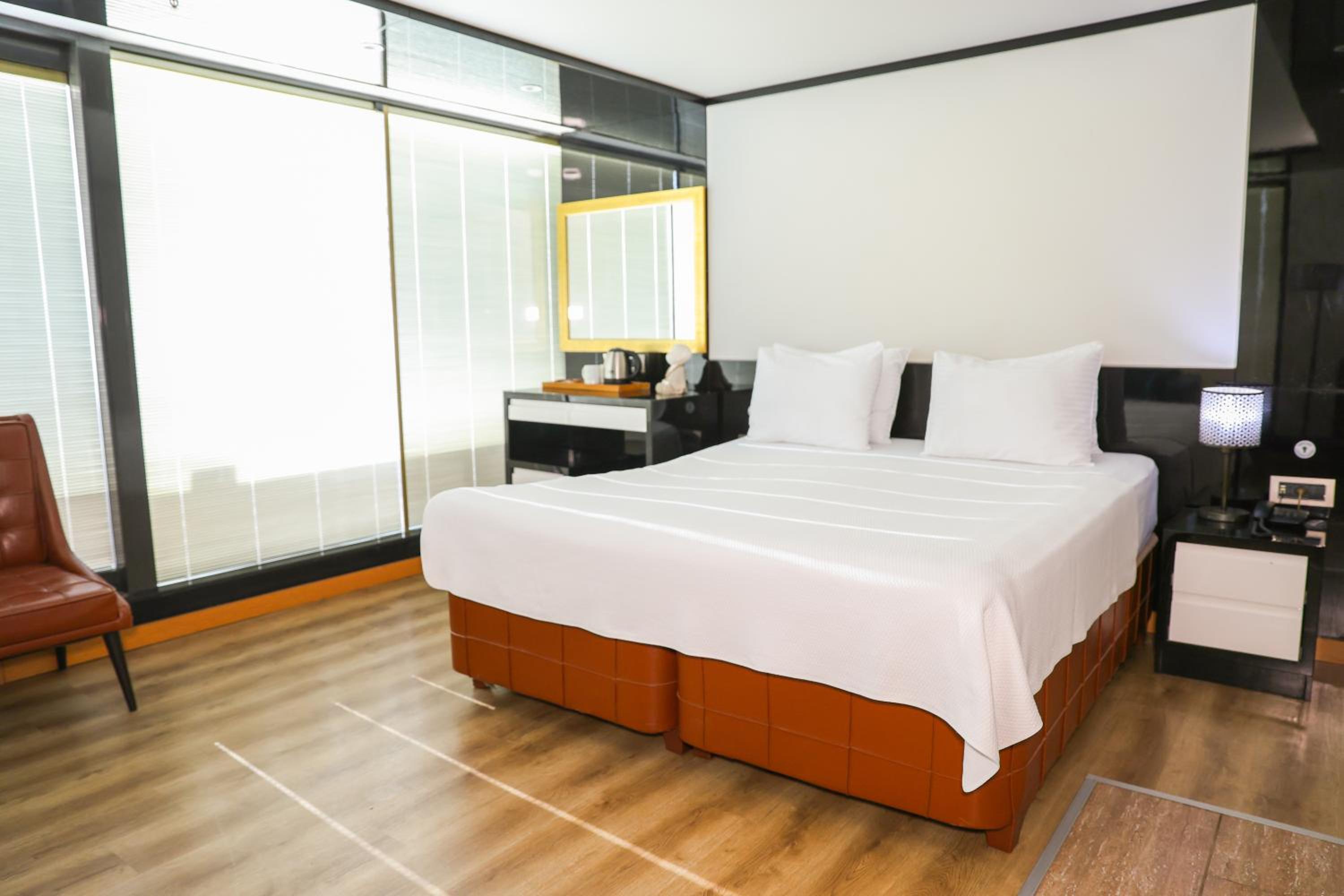 Double Room with Spa Bath photo 2