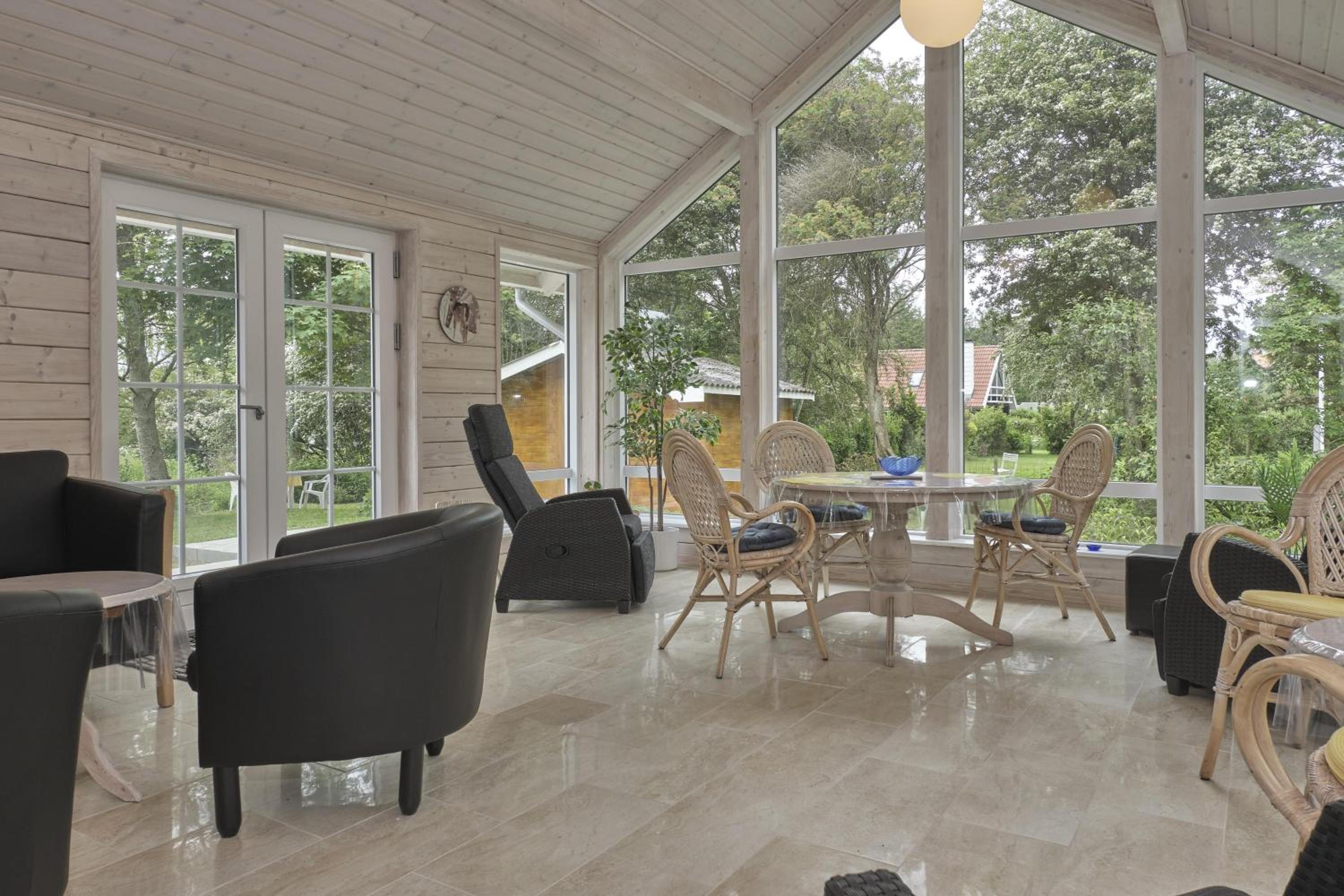 Three-Bedroom Vacation Home  photo 2