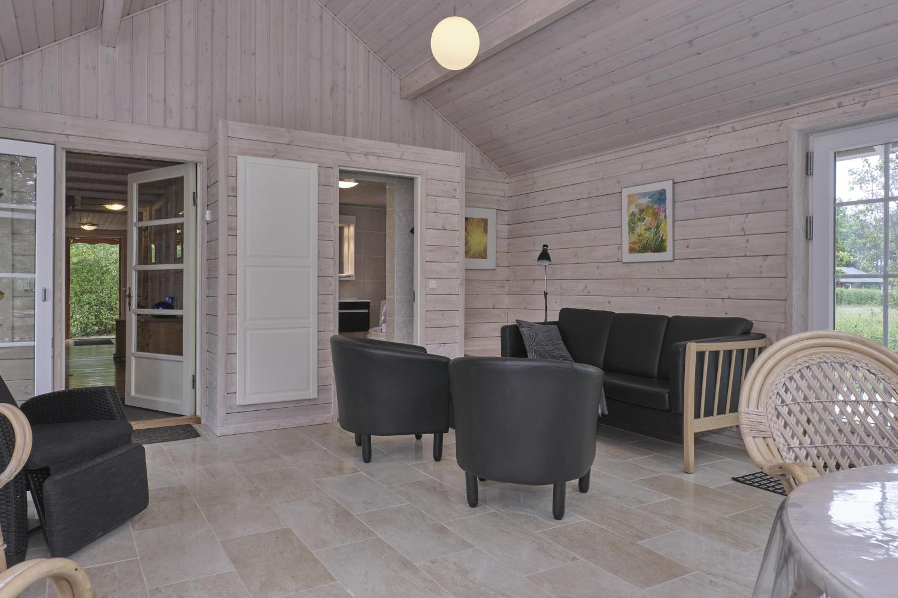 Three-Bedroom Vacation Home  photo 3