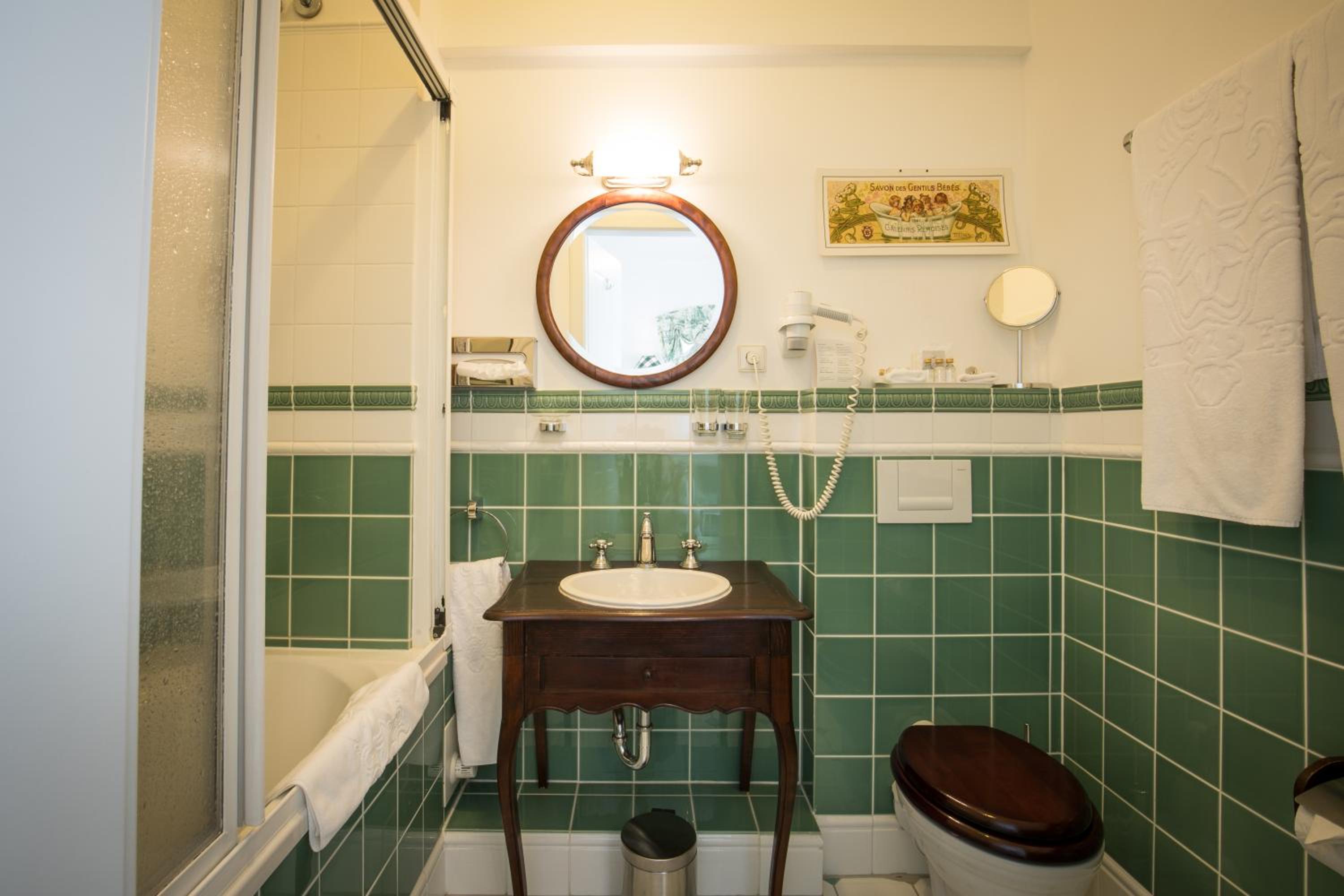 Superior Twin Room - Photo 8