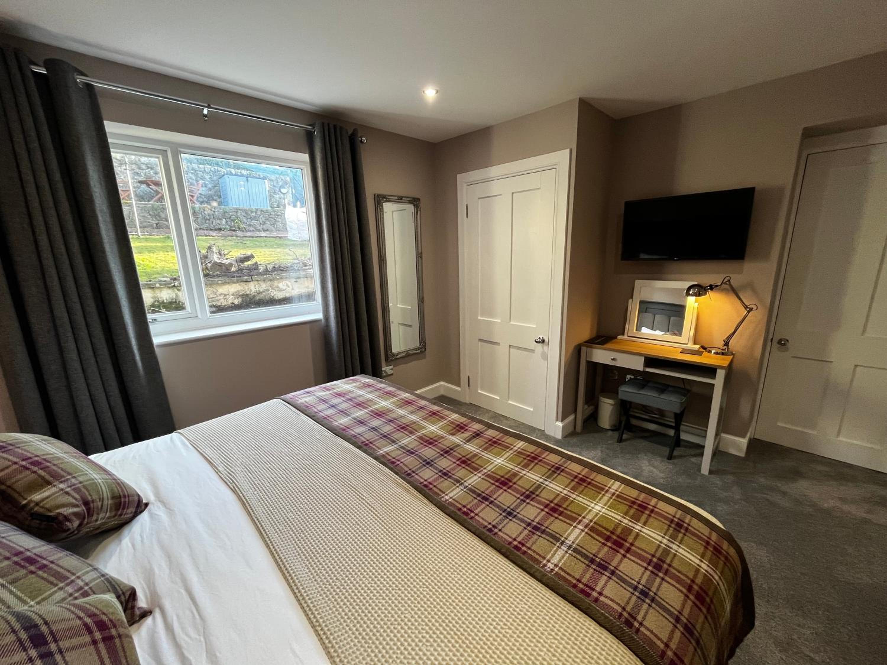 Suite with Garden View