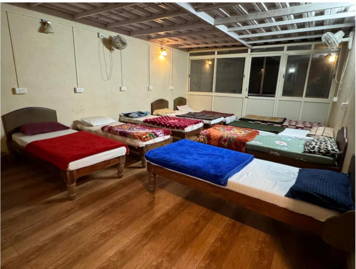 10-Bed Mixed Dormitory Room photo 1
