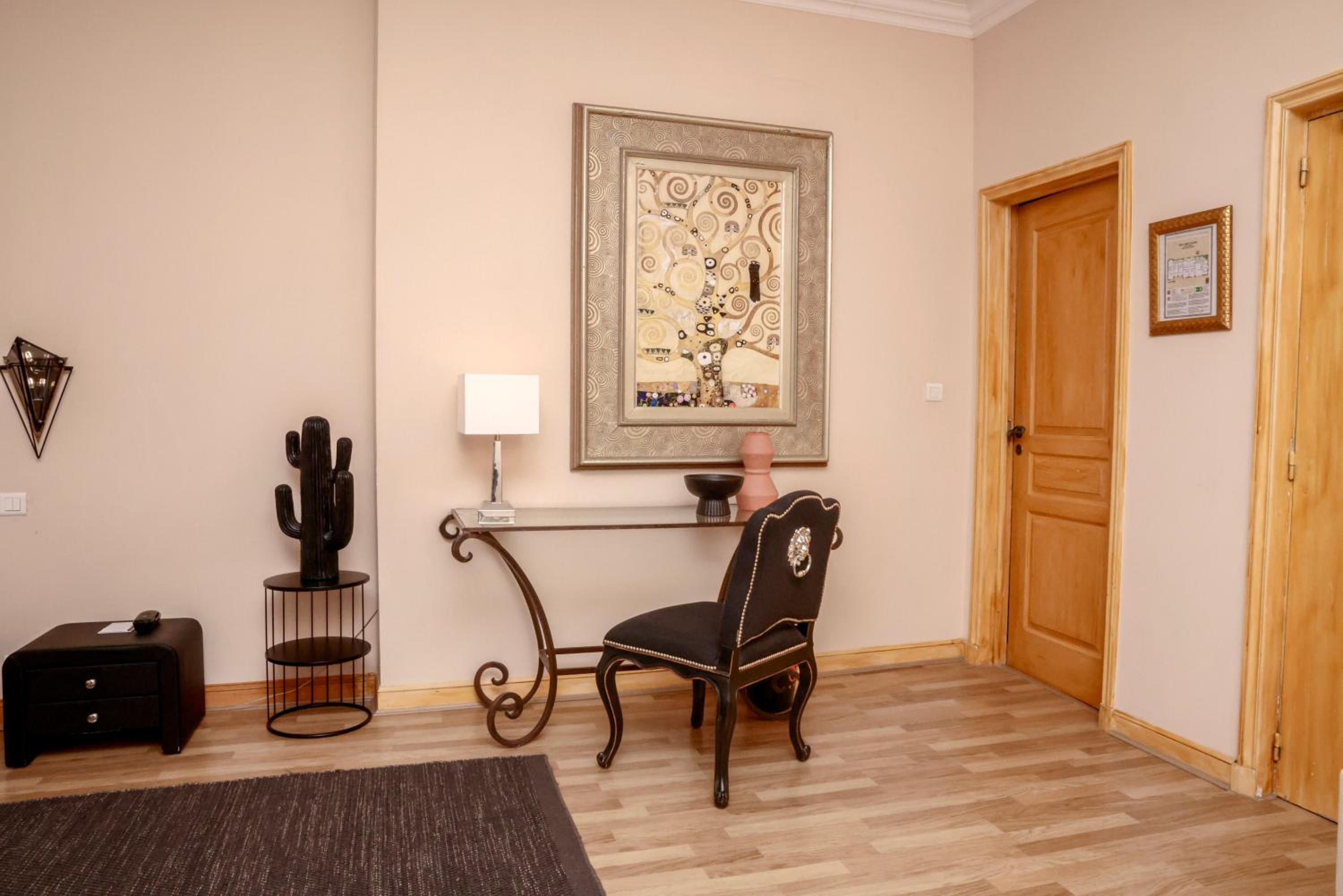 Superior Room Balcony - Photo 4