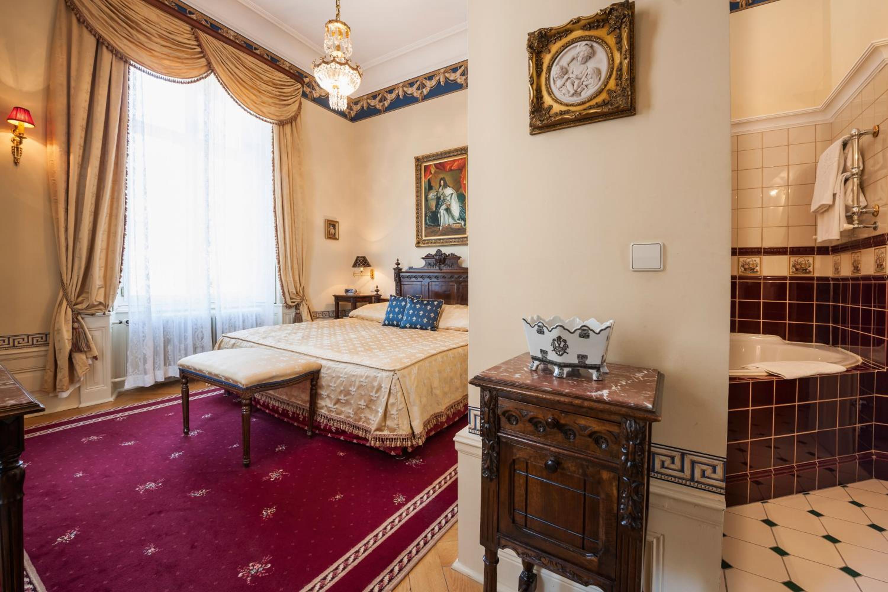 Suite - Photo 6