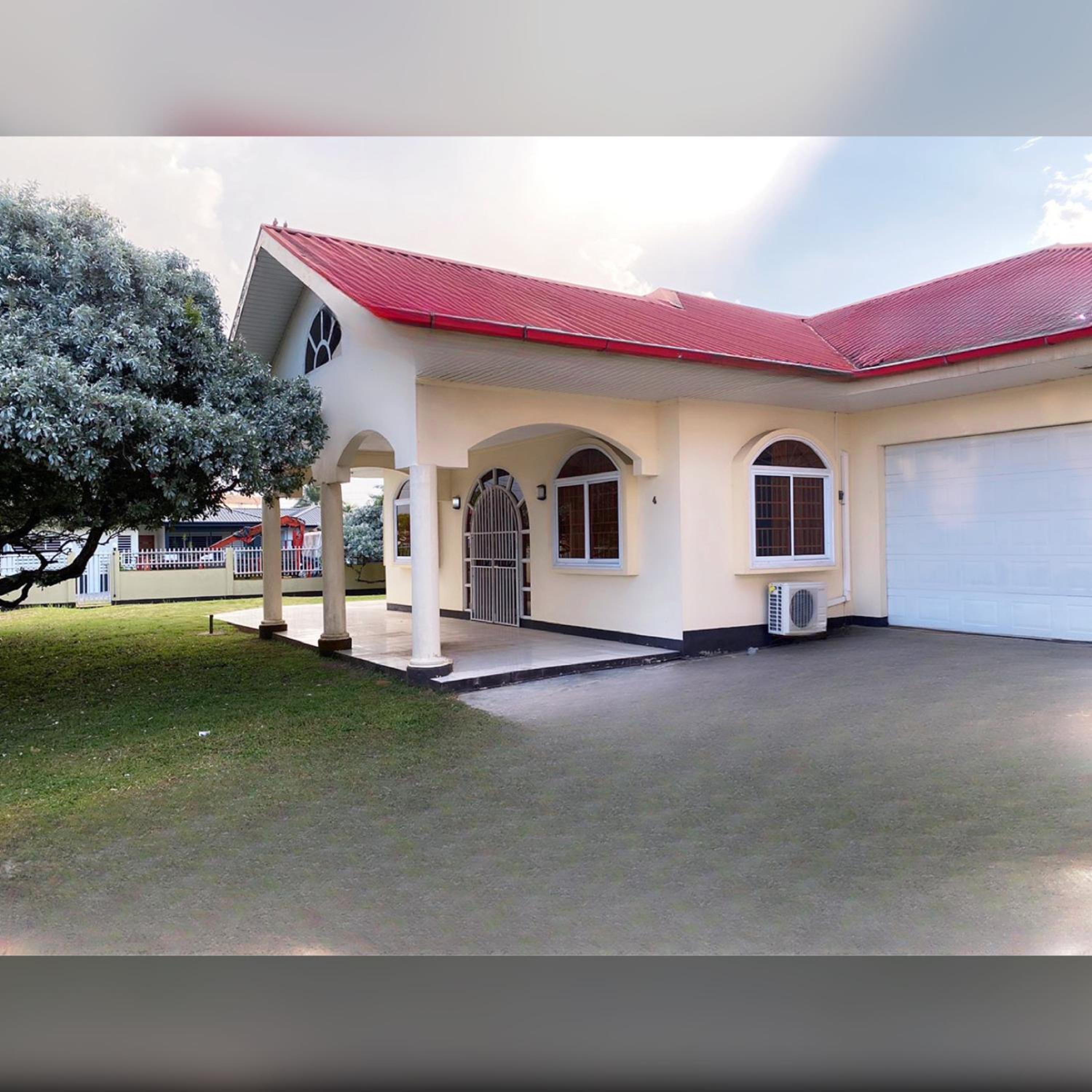 Three-Bedroom Villa photo 3