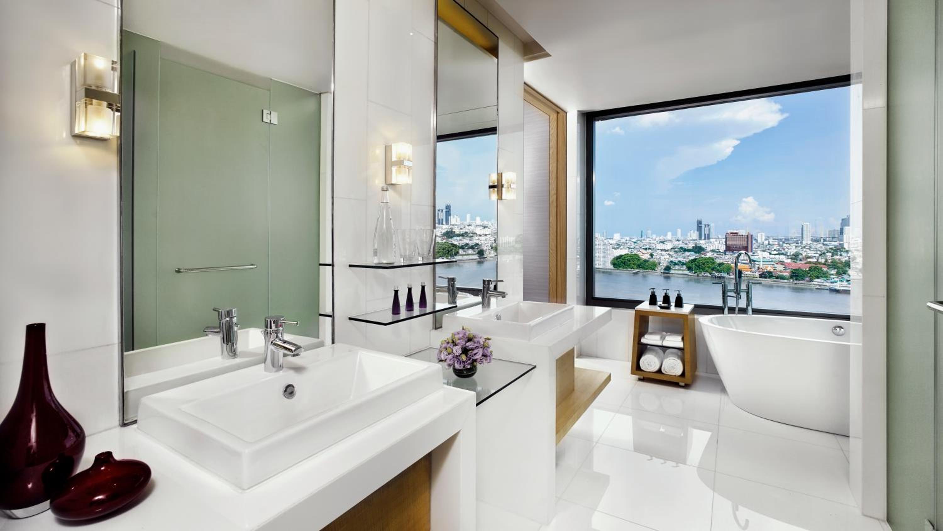 River View Junior Suite thumbnail 5