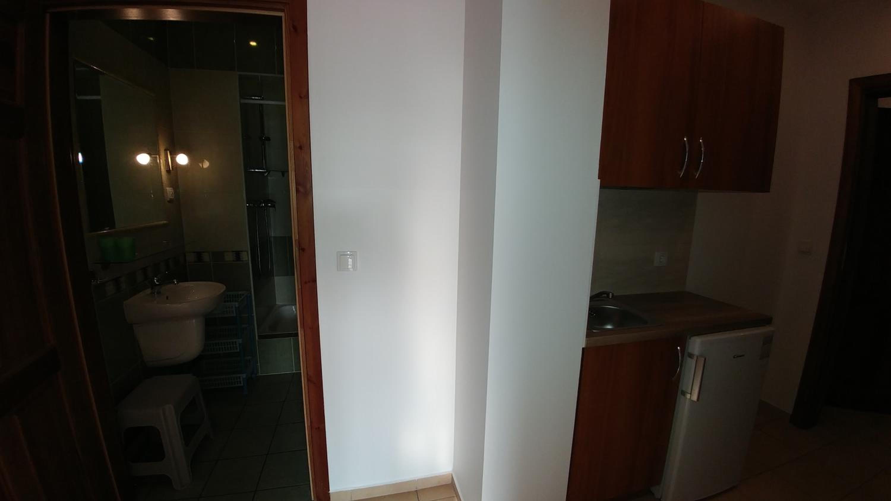 Two-Bedroom Deluxe Apartment with Balcony - Photo 3