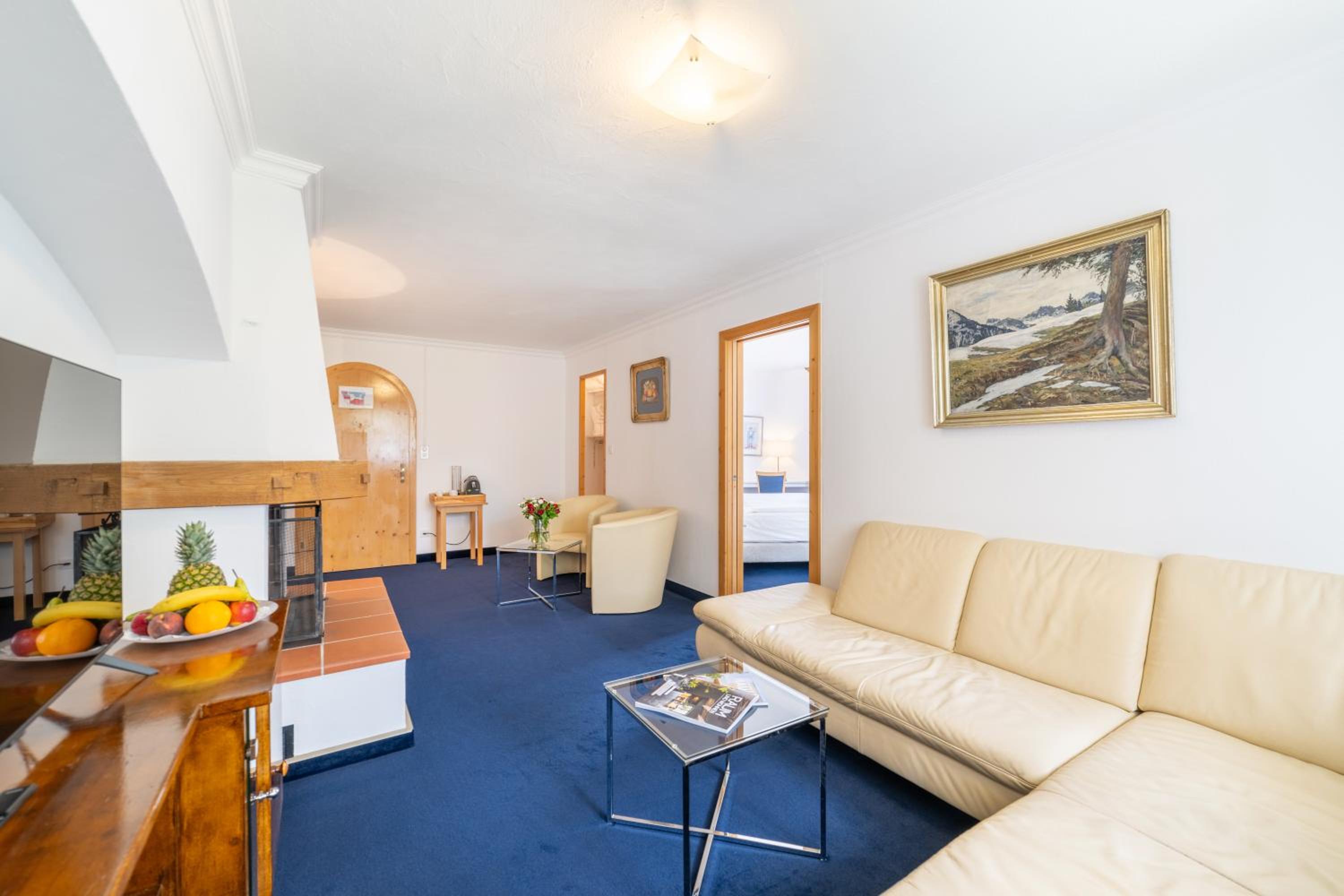 Suite - partially with balcony thumbnail 5
