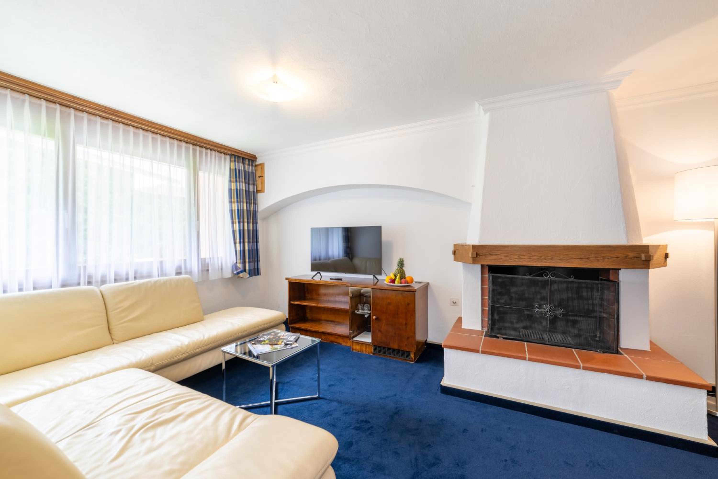 Suite - partially with balcony thumbnail 6