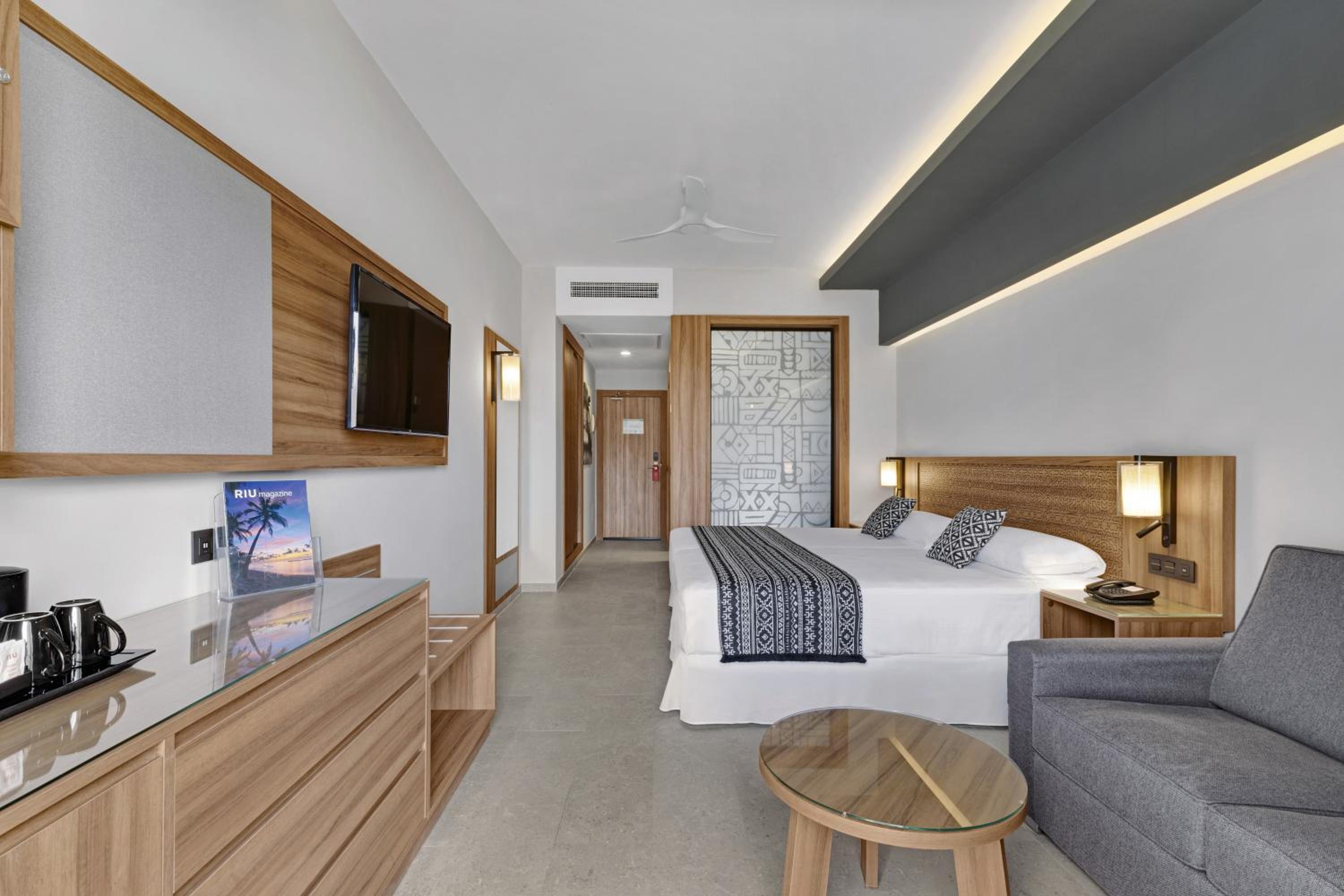Double Room with Sea View - Photo 3