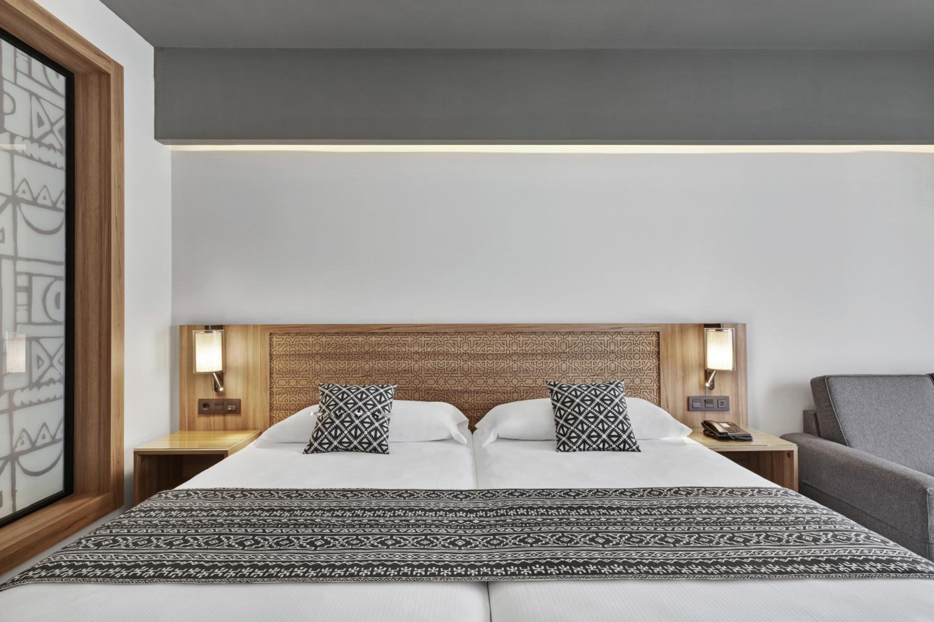 Double Room with Sea View - Photo 5