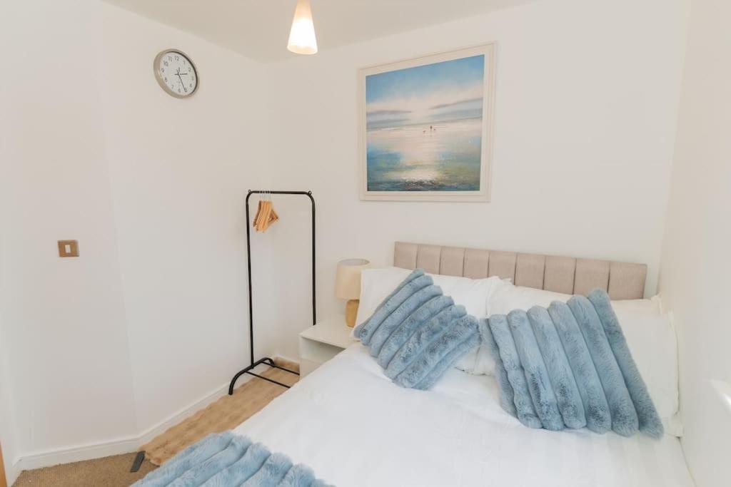 Two-Bedroom Apartment with Balcony photo 1