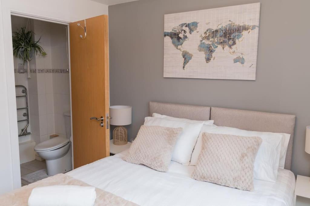 Two-Bedroom Apartment with Balcony photo 3