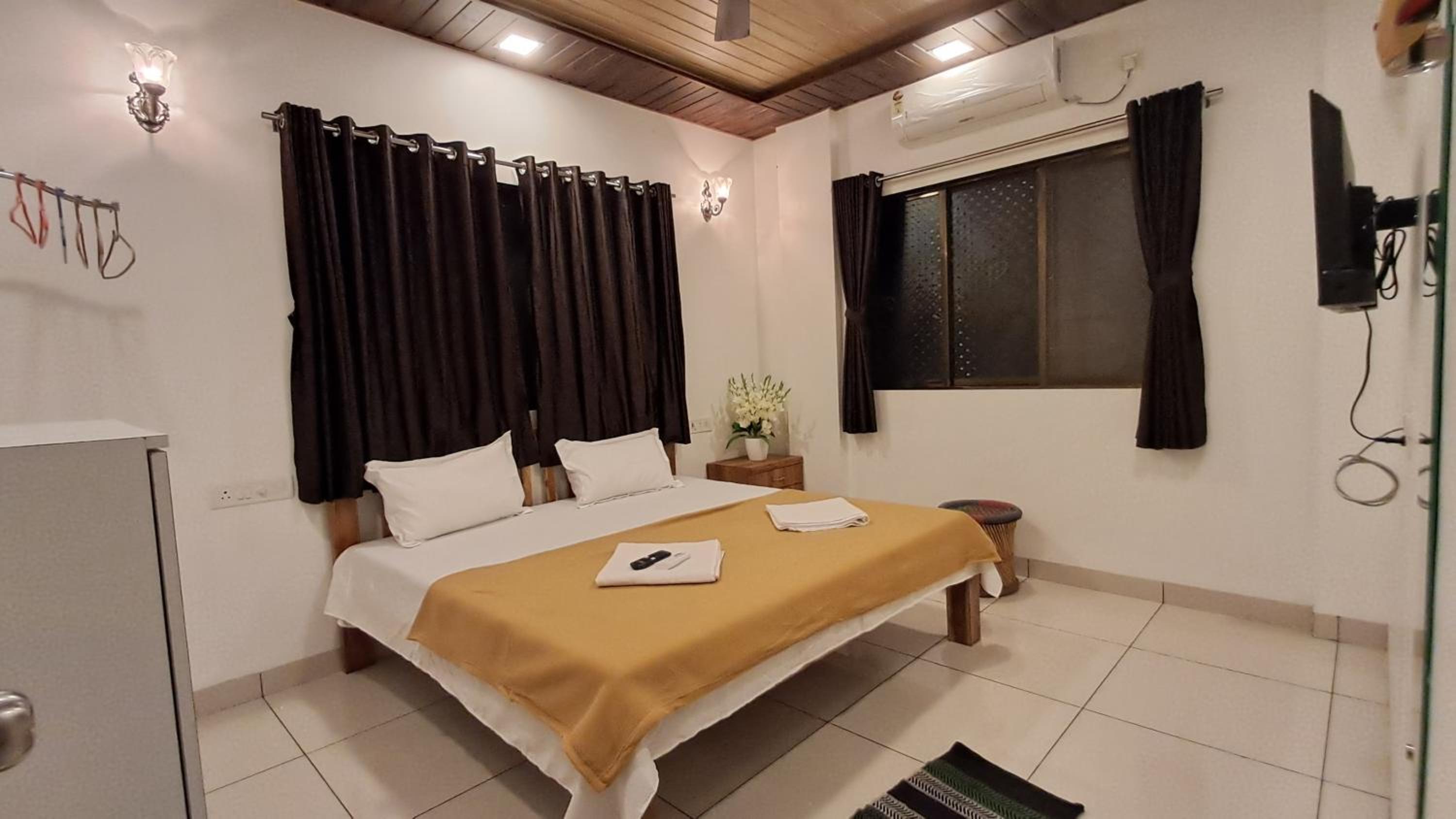 Deluxe Double Room (2 Adults + 1 Child) photo 1
