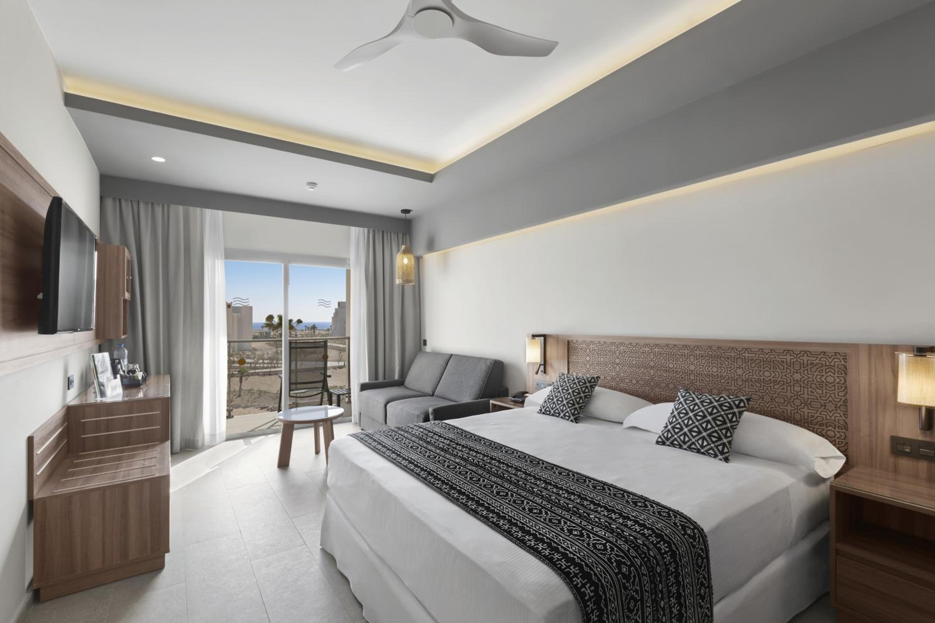 Large Double Room - Photo 1