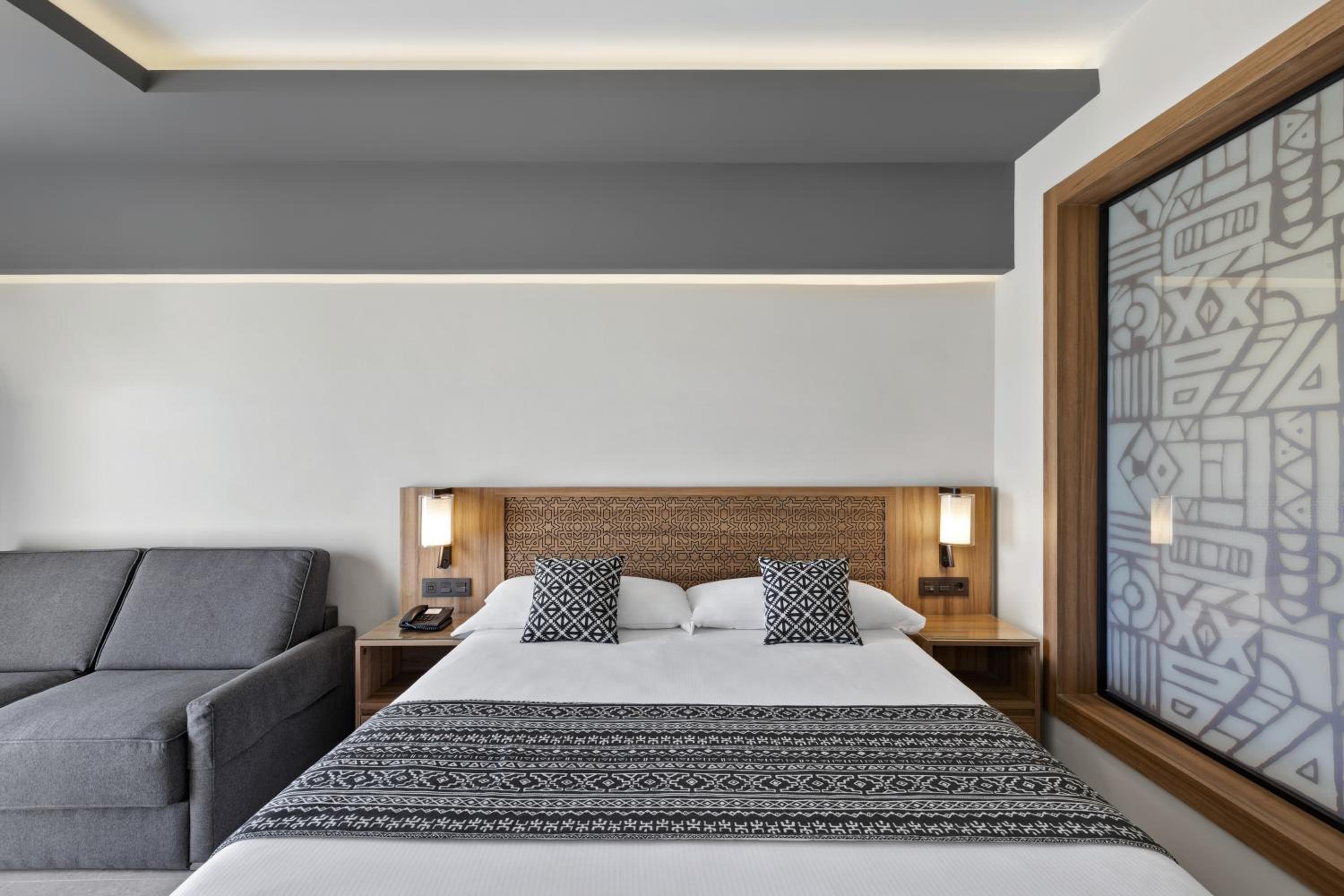 Large Double Room - Photo 6