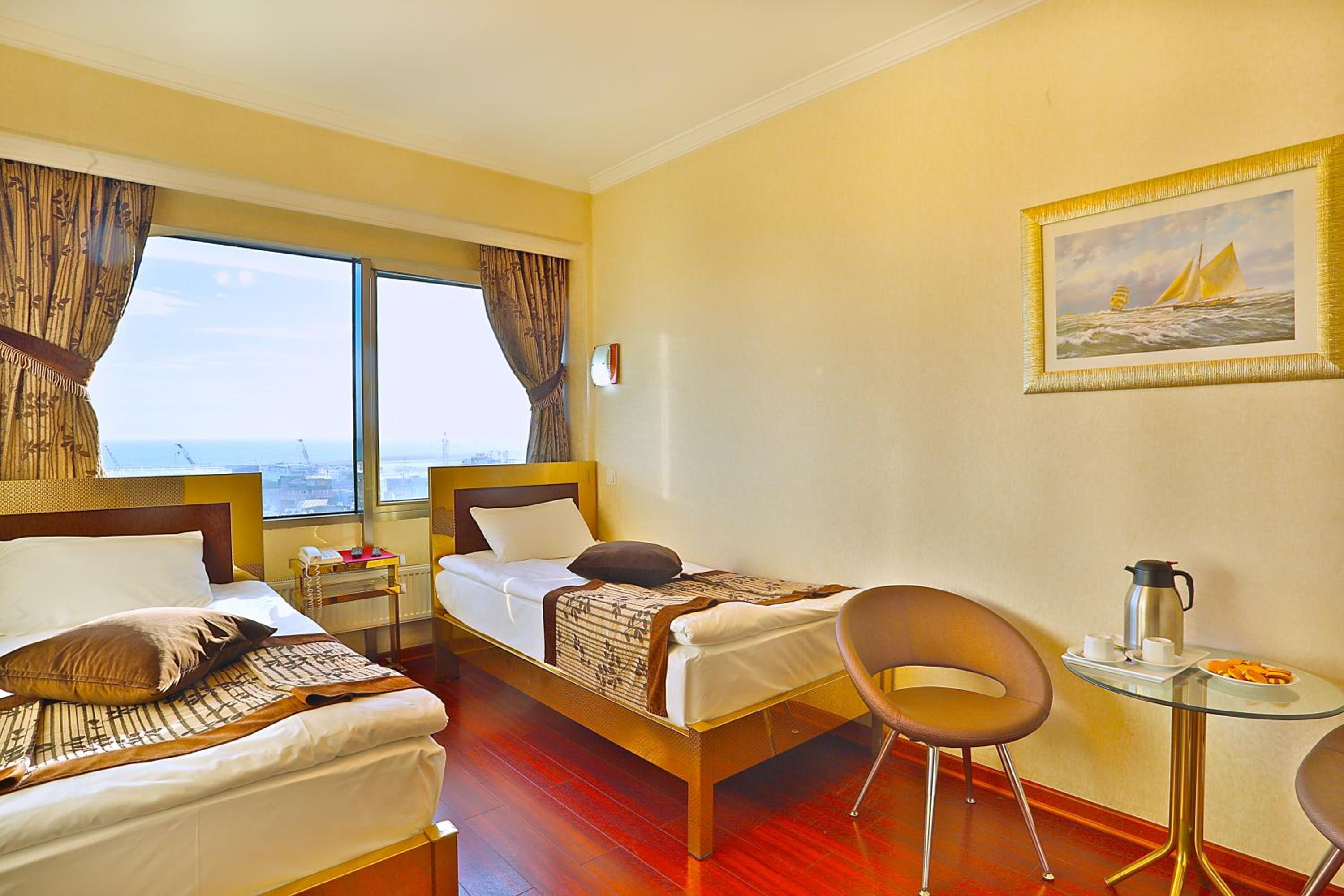 Standard Double/Twin Room photo 2