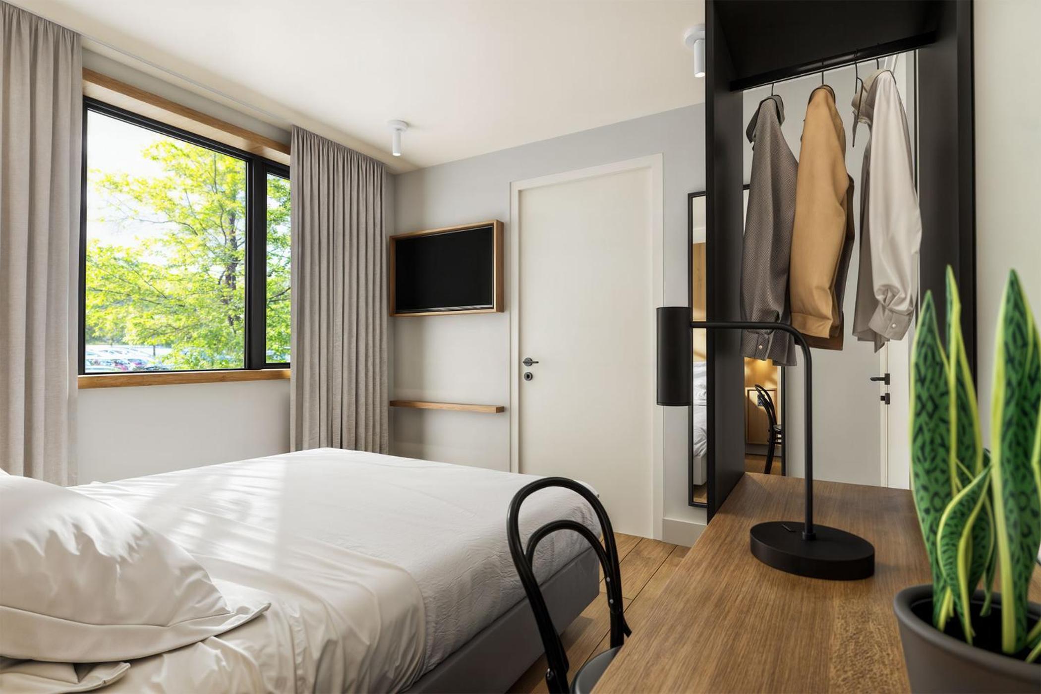 Basic Twin Room - Photo 2