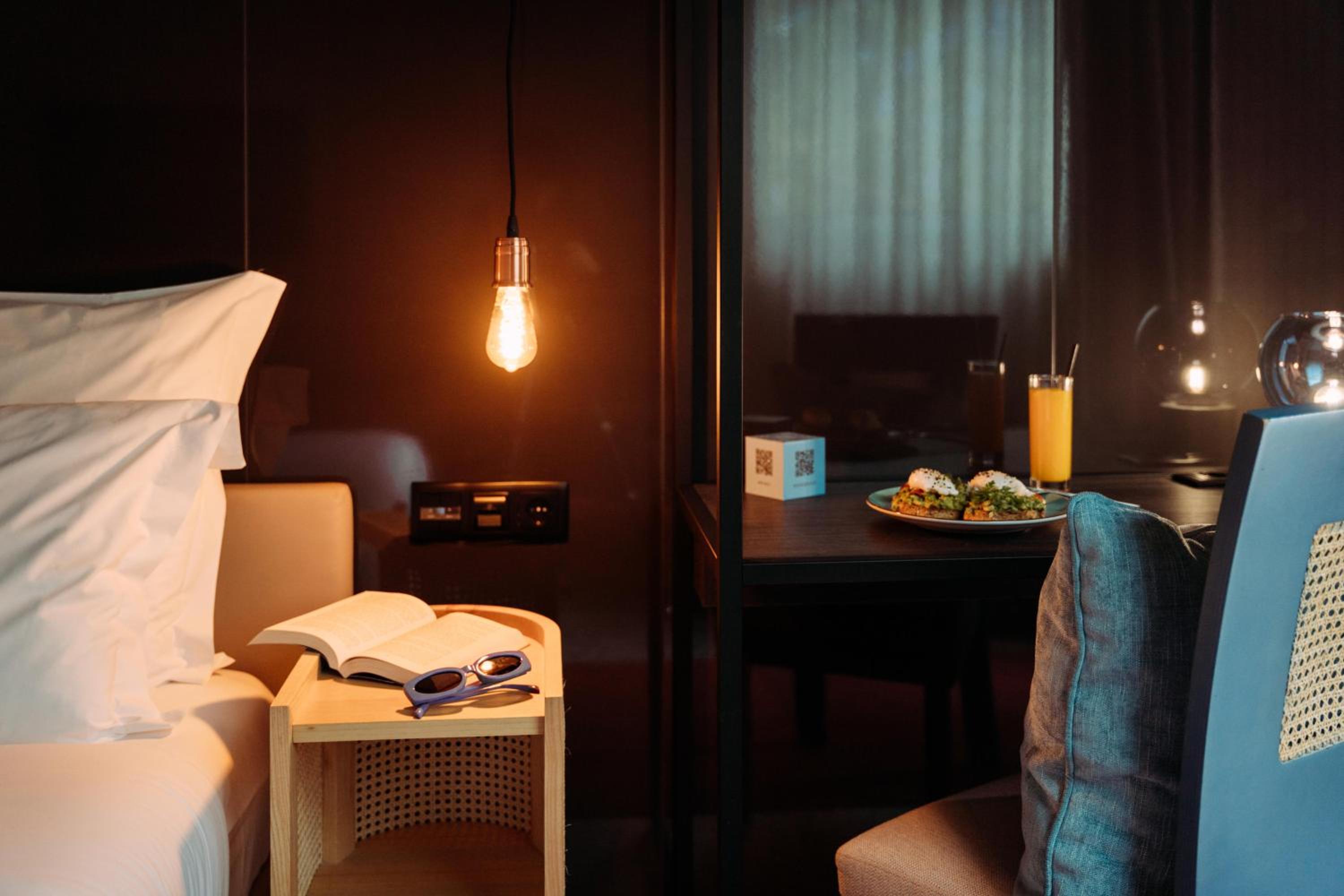Cosy Room thumbnail 6
