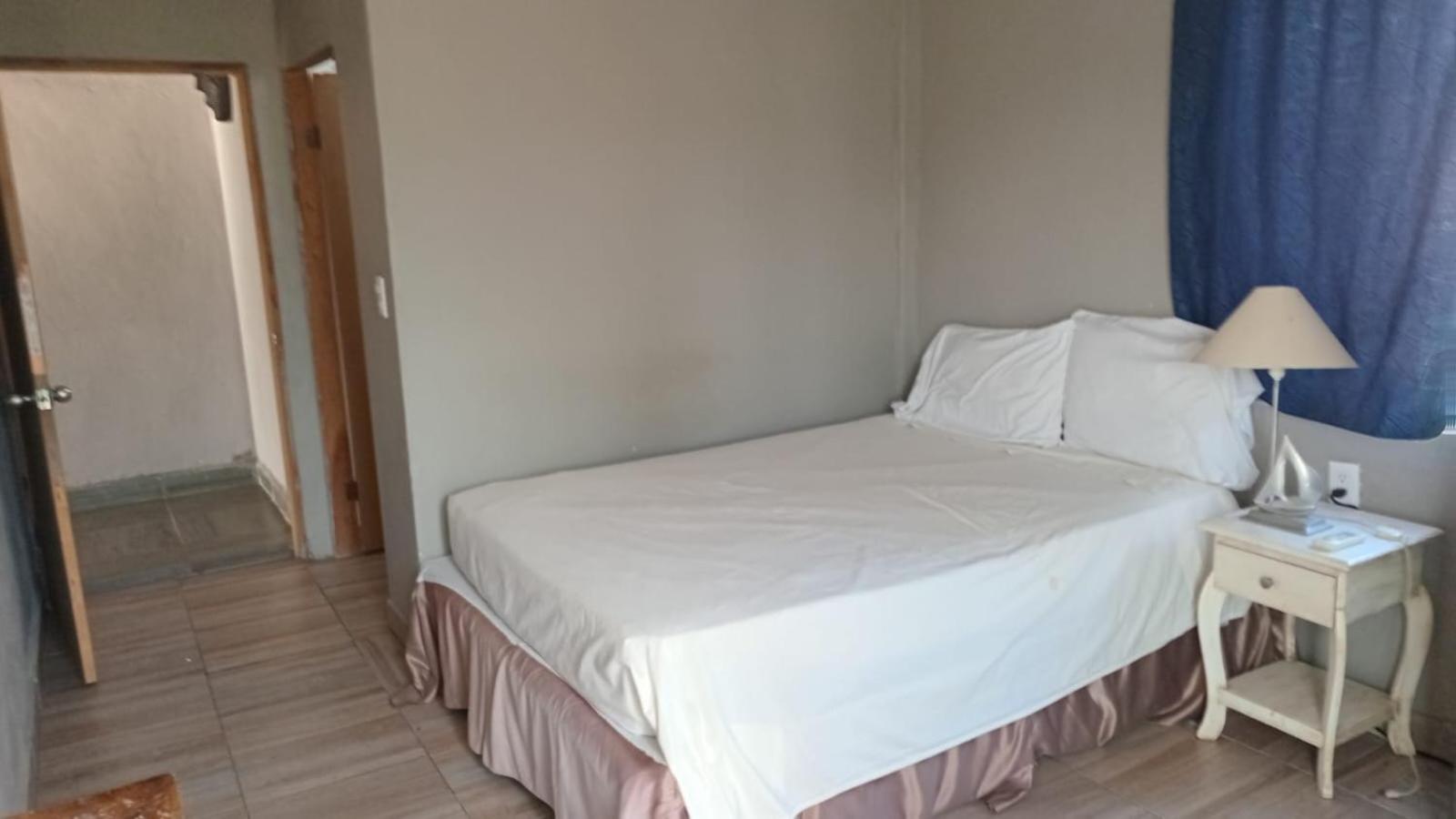 Queen Room With Balcony photo 3