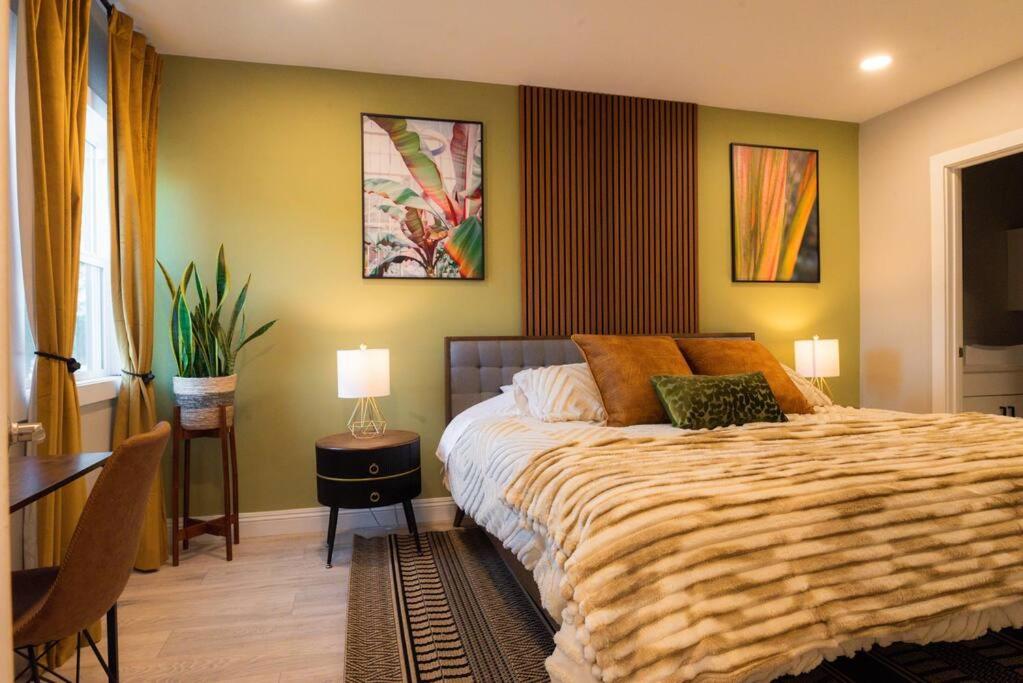 Three-Bedroom House photo 2