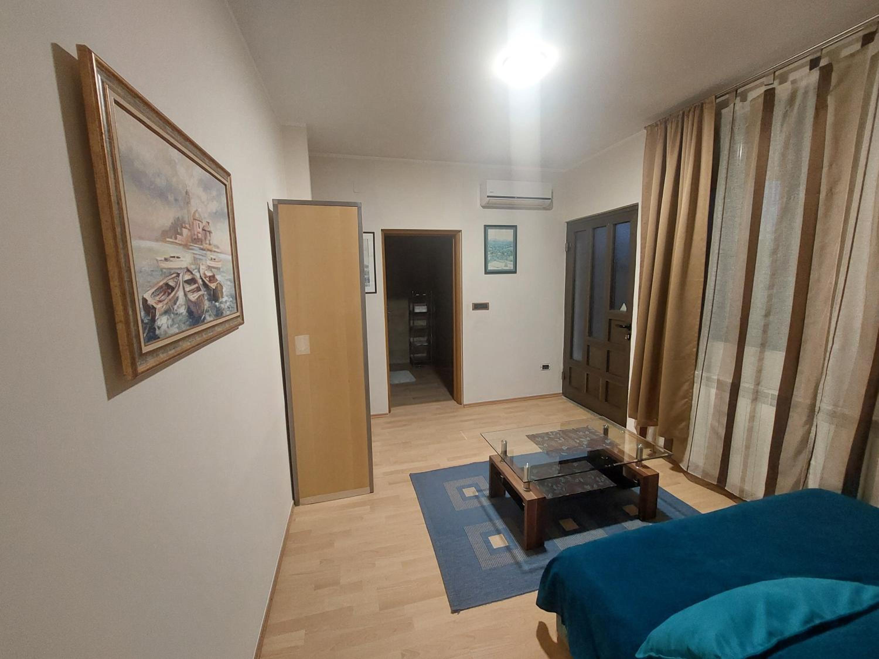Apartment photo 1