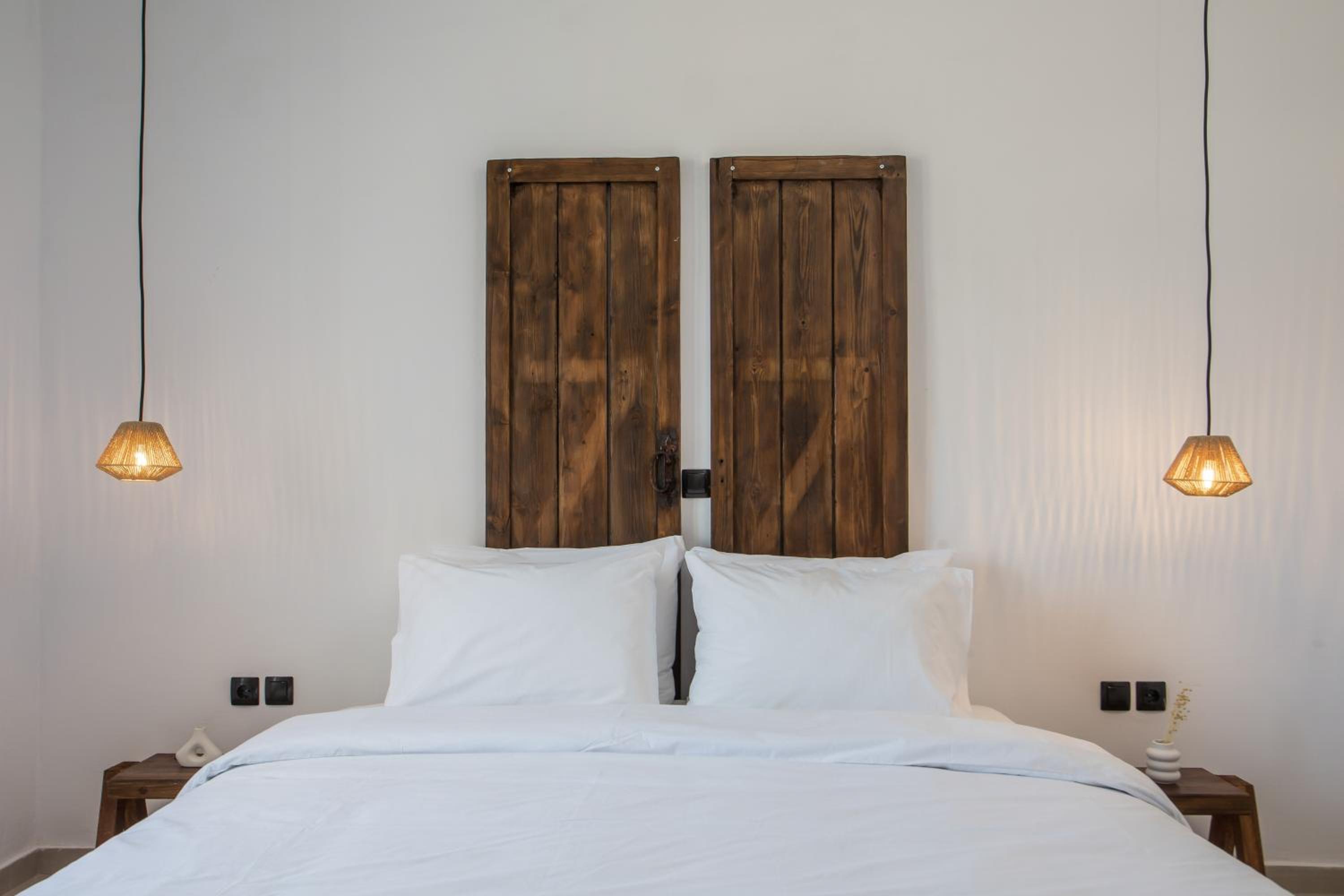 Deluxe Two-Bedroom Apartment with Garden View