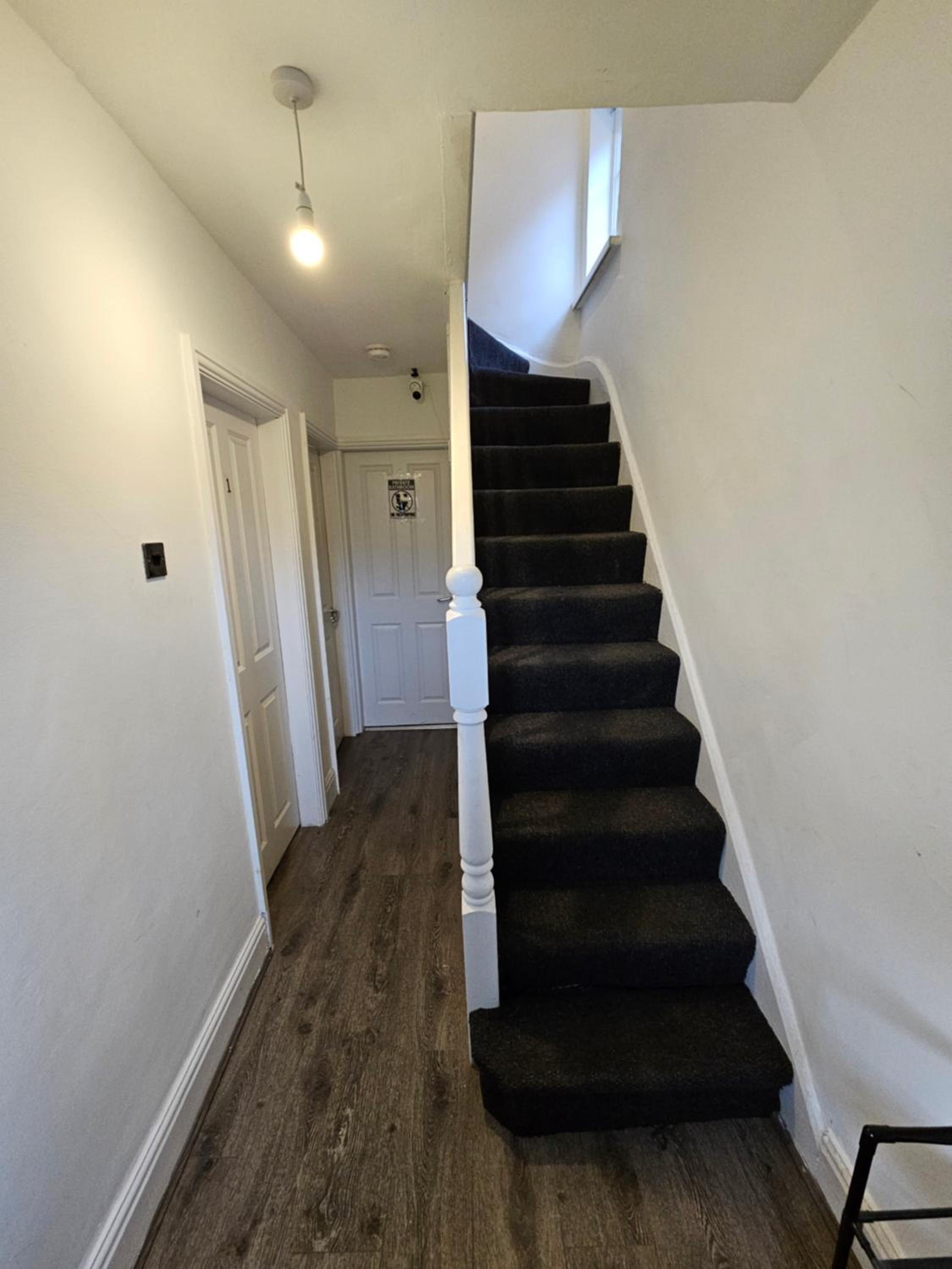Triple Room with Private Bathroom - Photo 8