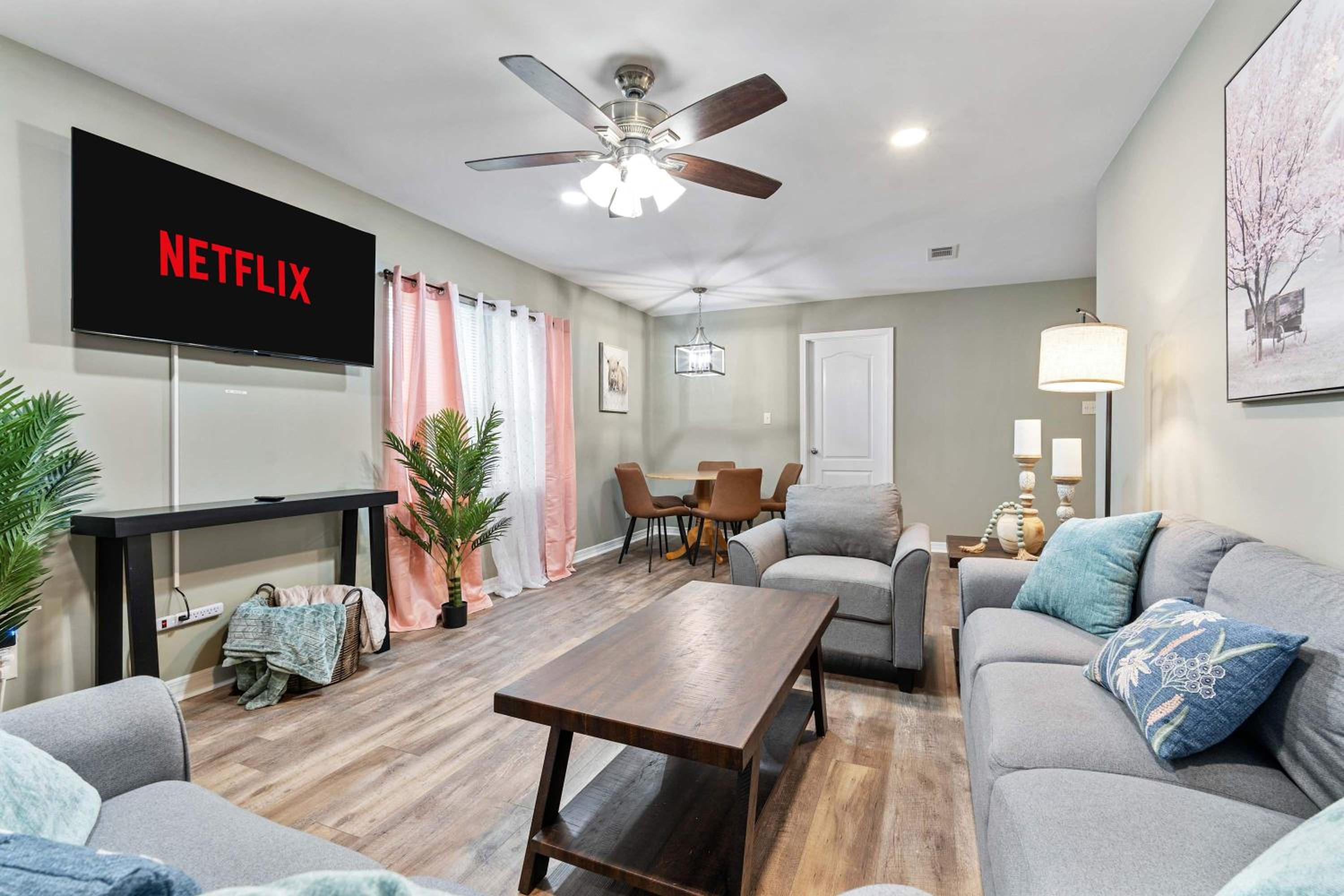 Family Room photo 1
