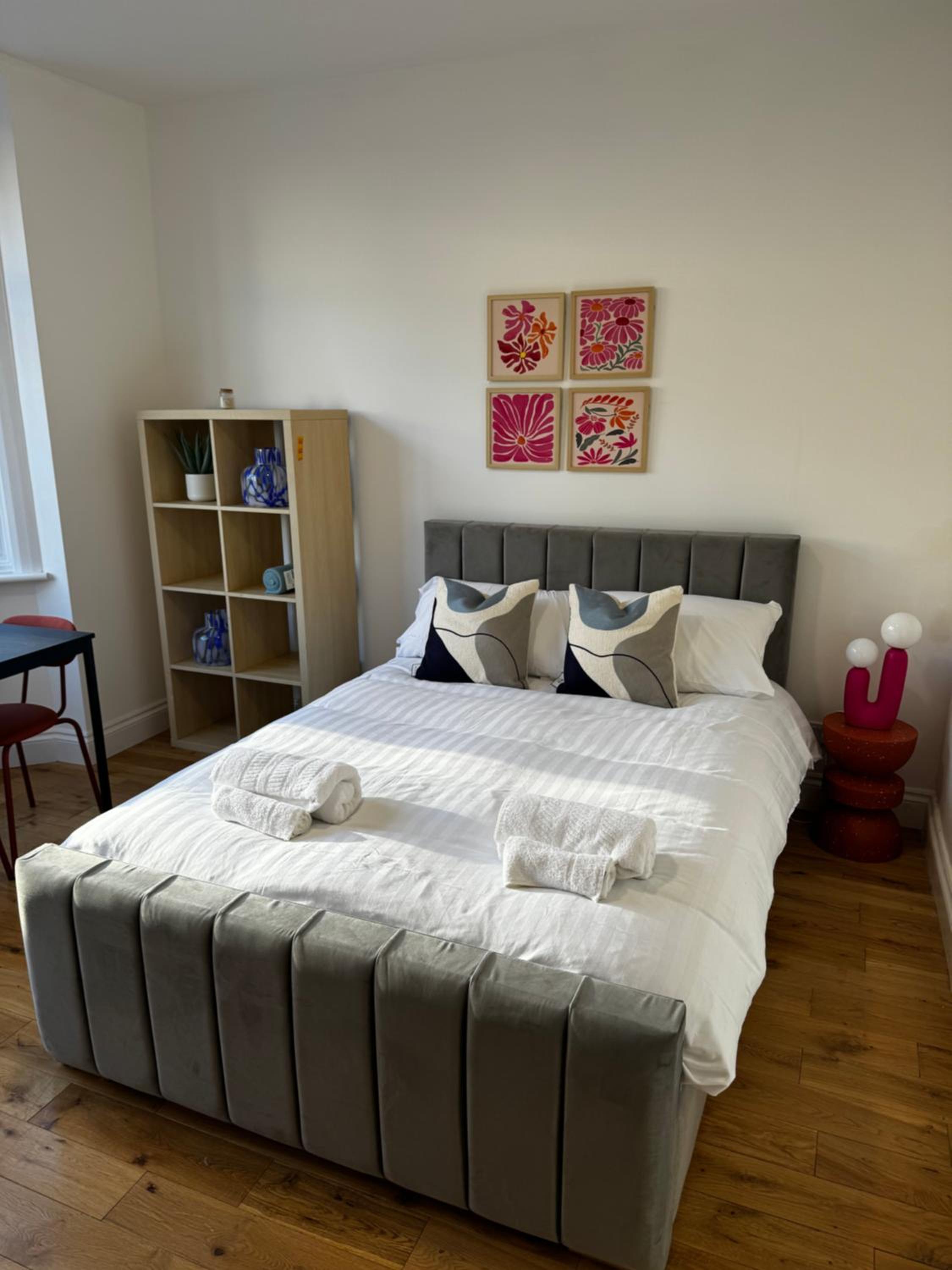 One-Bedroom Apartment photo 1